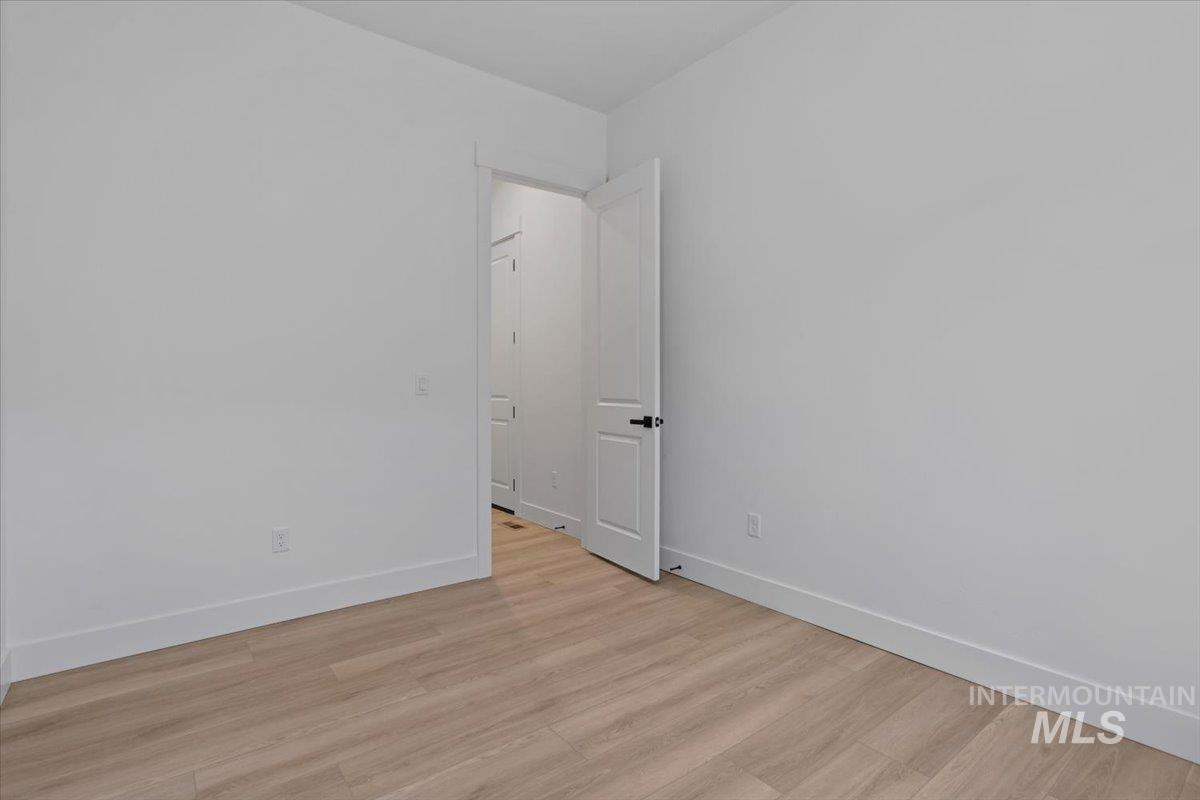 636 E Lockhart St Property Photo 12