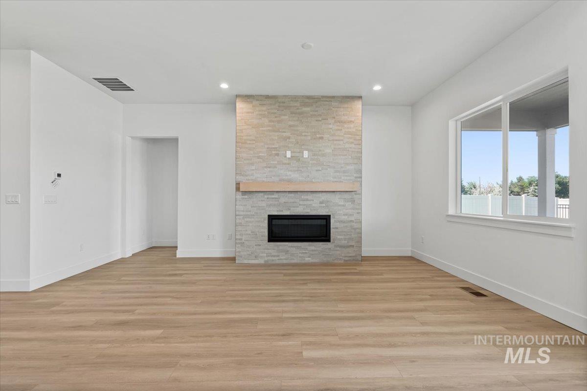 636 E Lockhart St Property Photo 21
