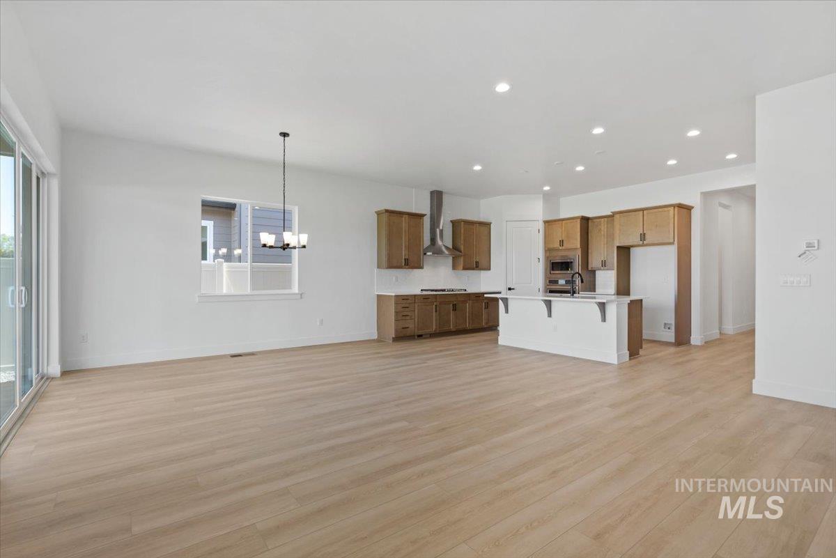 636 E Lockhart St Property Photo 23
