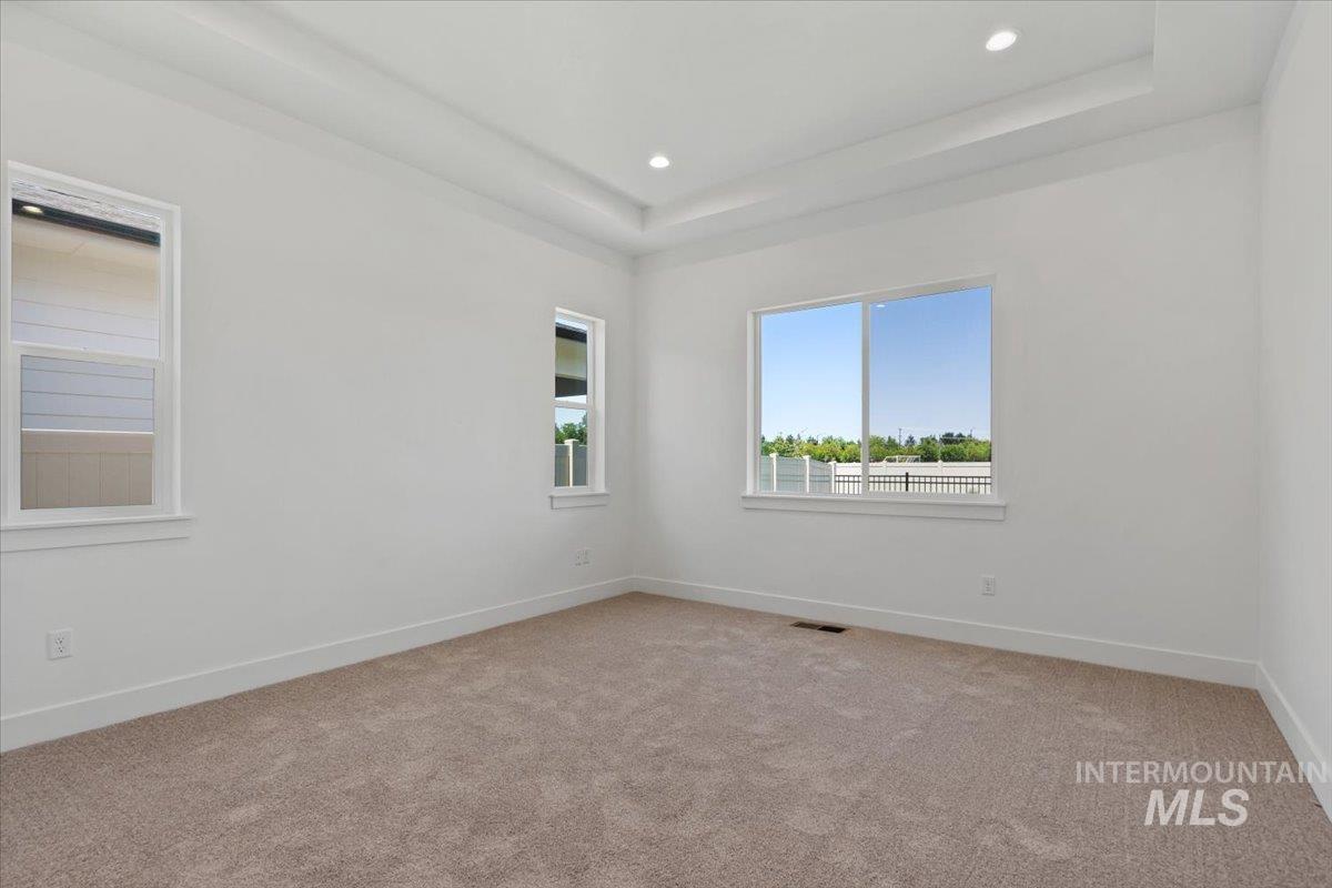 636 E Lockhart St Property Photo 24
