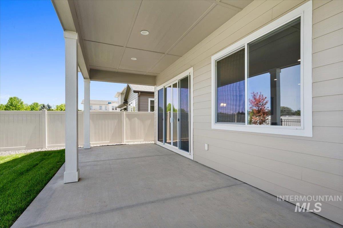 636 E Lockhart St Property Photo 30