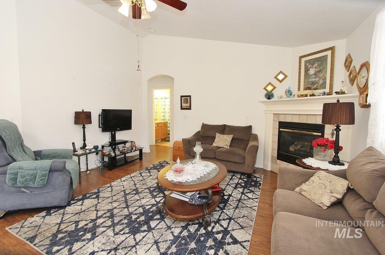 13422 W Fig St Property Photo 4