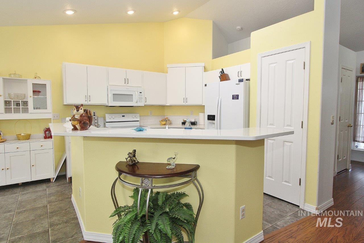 13422 W Fig St Property Photo 7