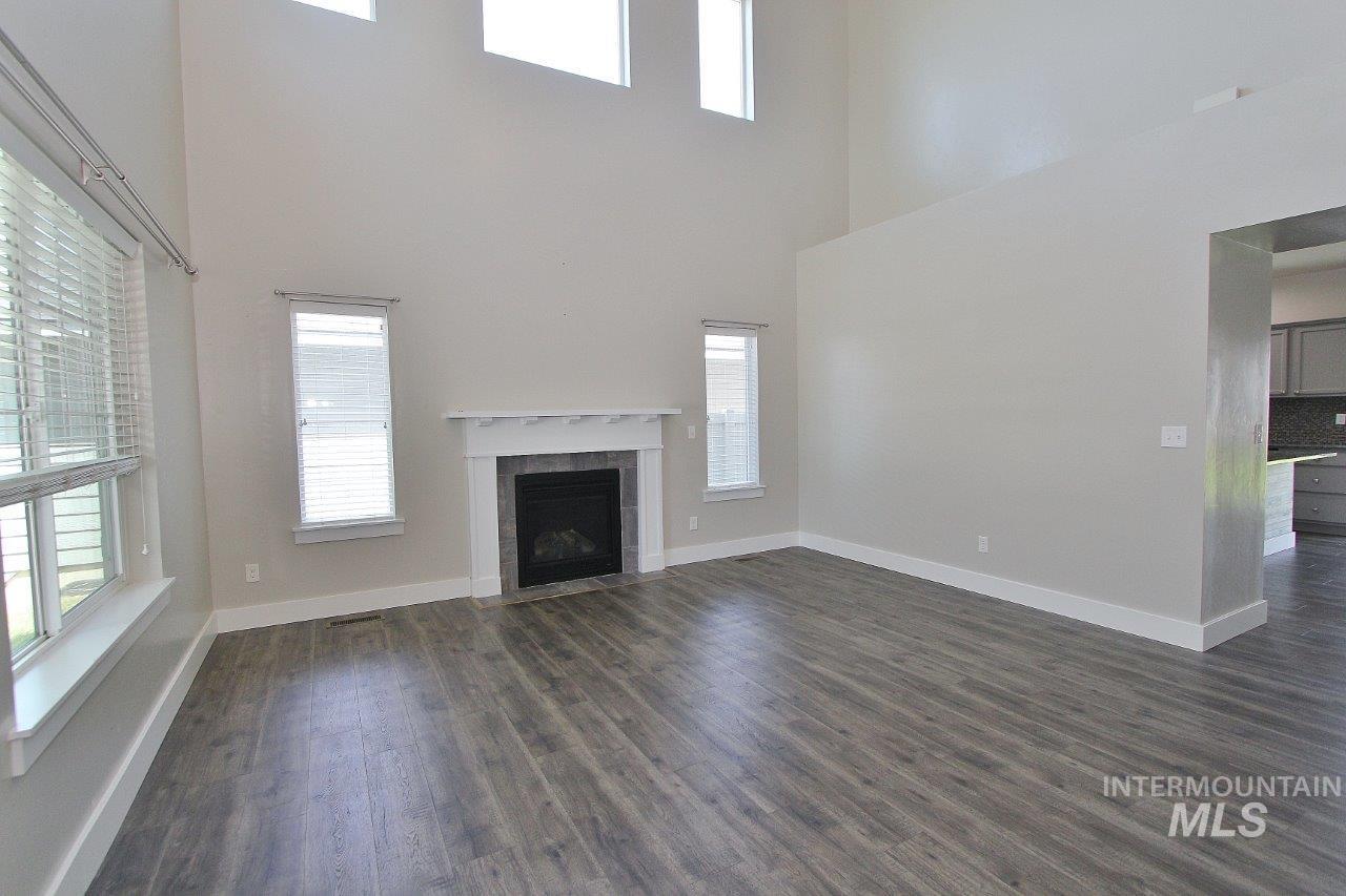 4082 S Murlo Ave Property Photo 2