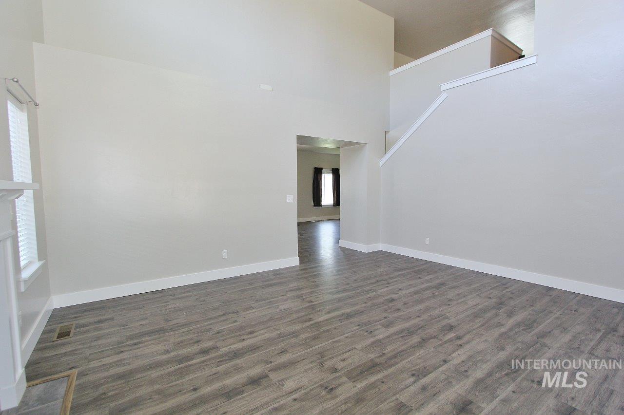 4082 S Murlo Ave Property Photo 4