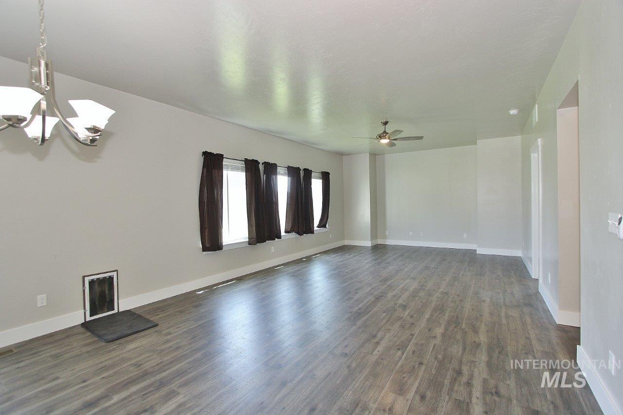 4082 S Murlo Ave Property Photo 6