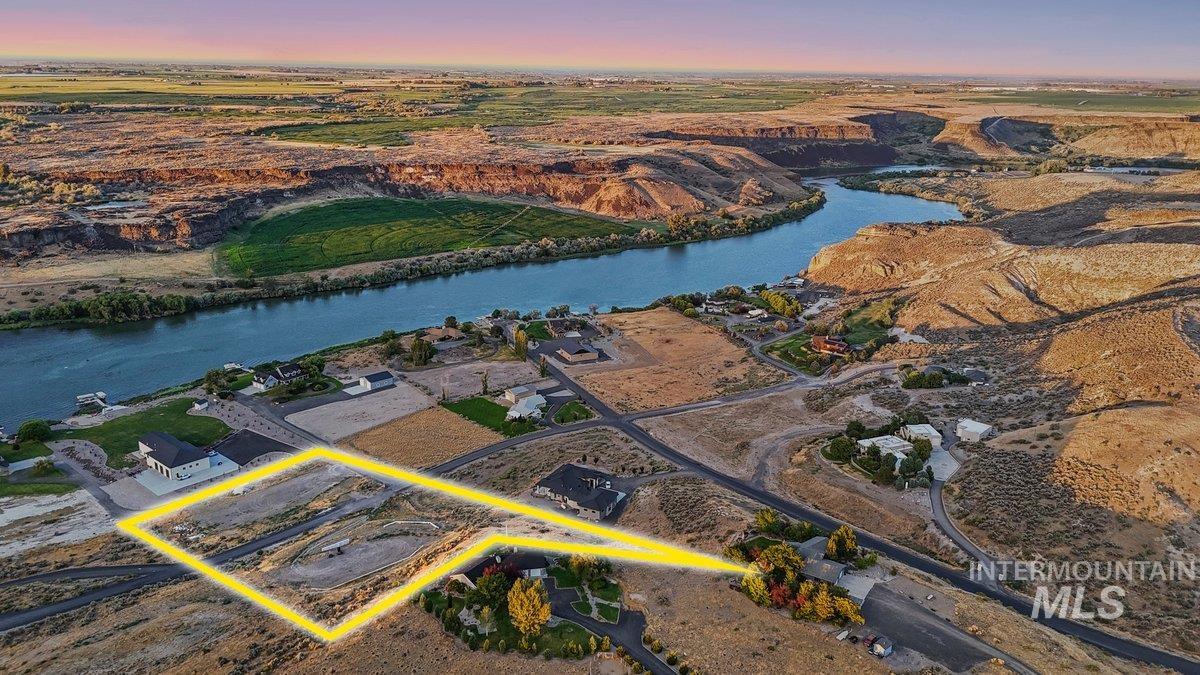 165 Thatcher Place Property Photo 3