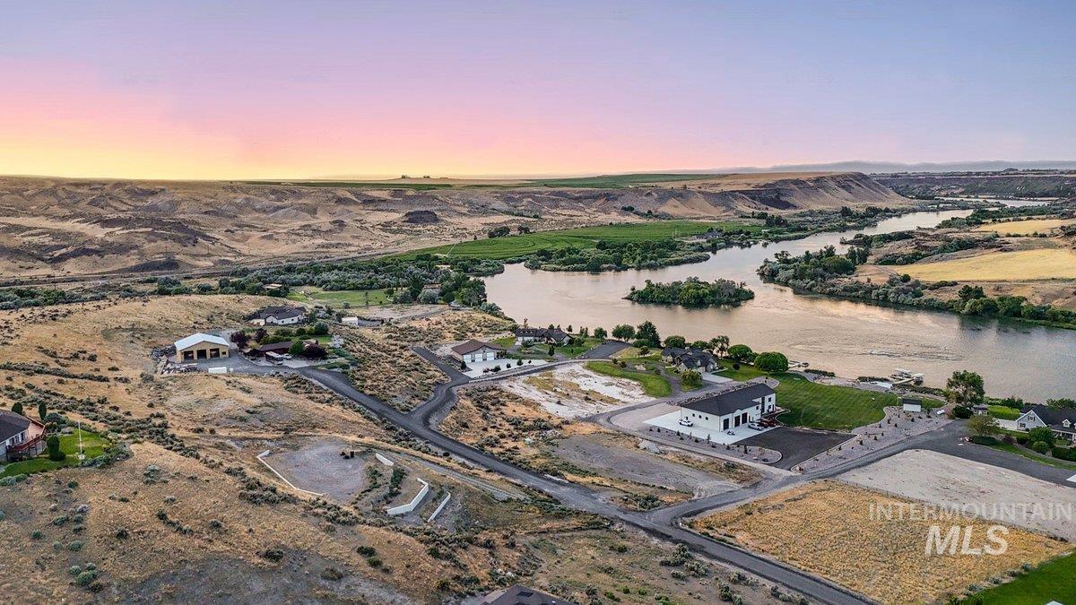 165 Thatcher Place Property Photo 4