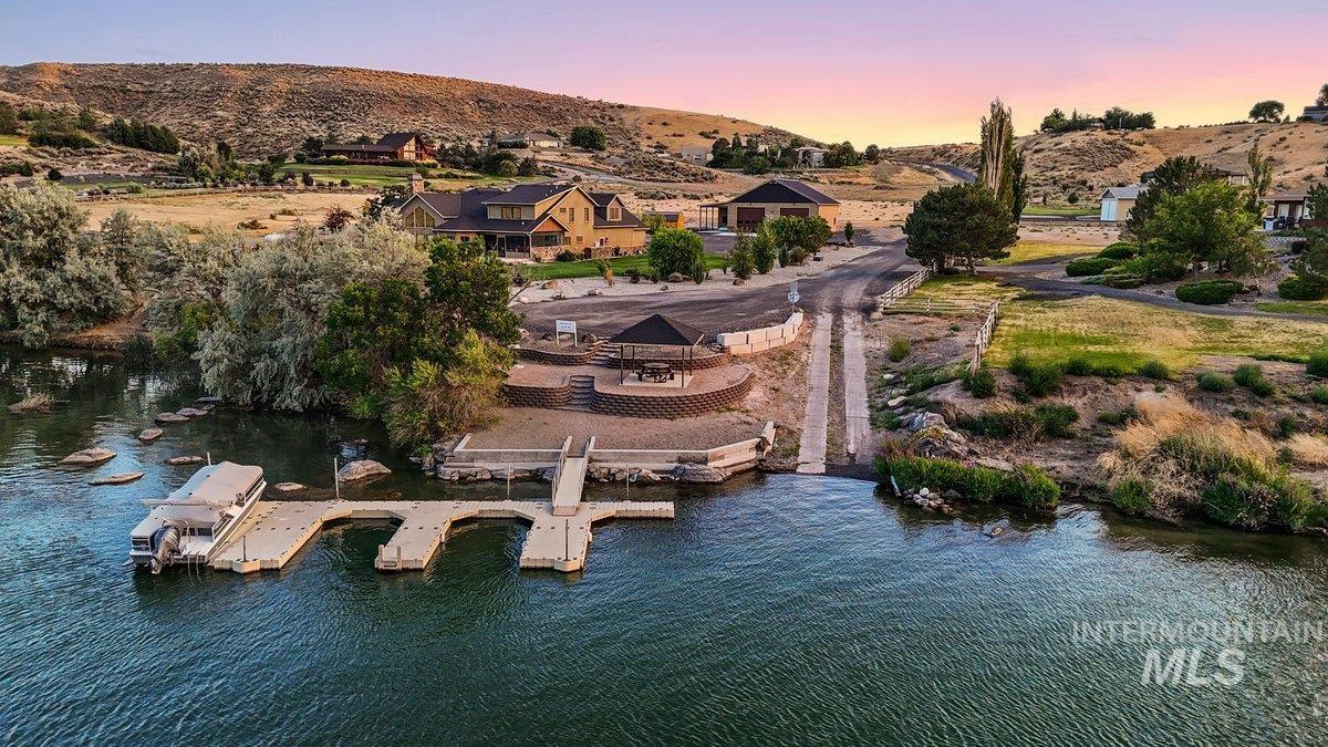 165 Thatcher Place Property Photo 9