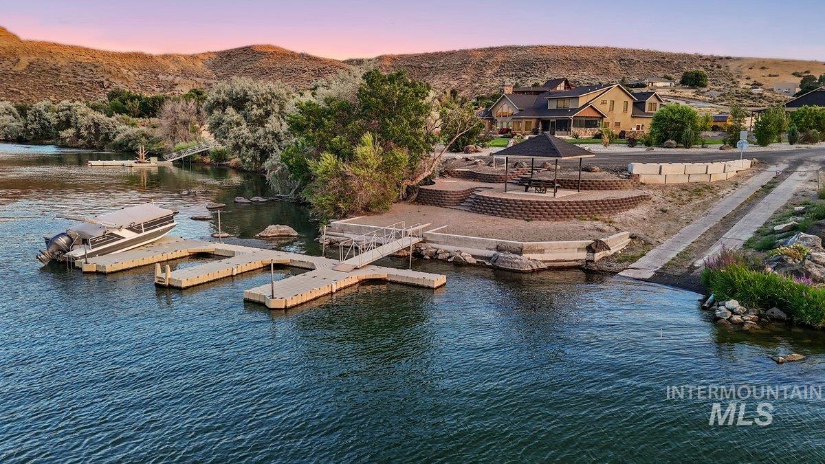 165 Thatcher Place Property Photo 10