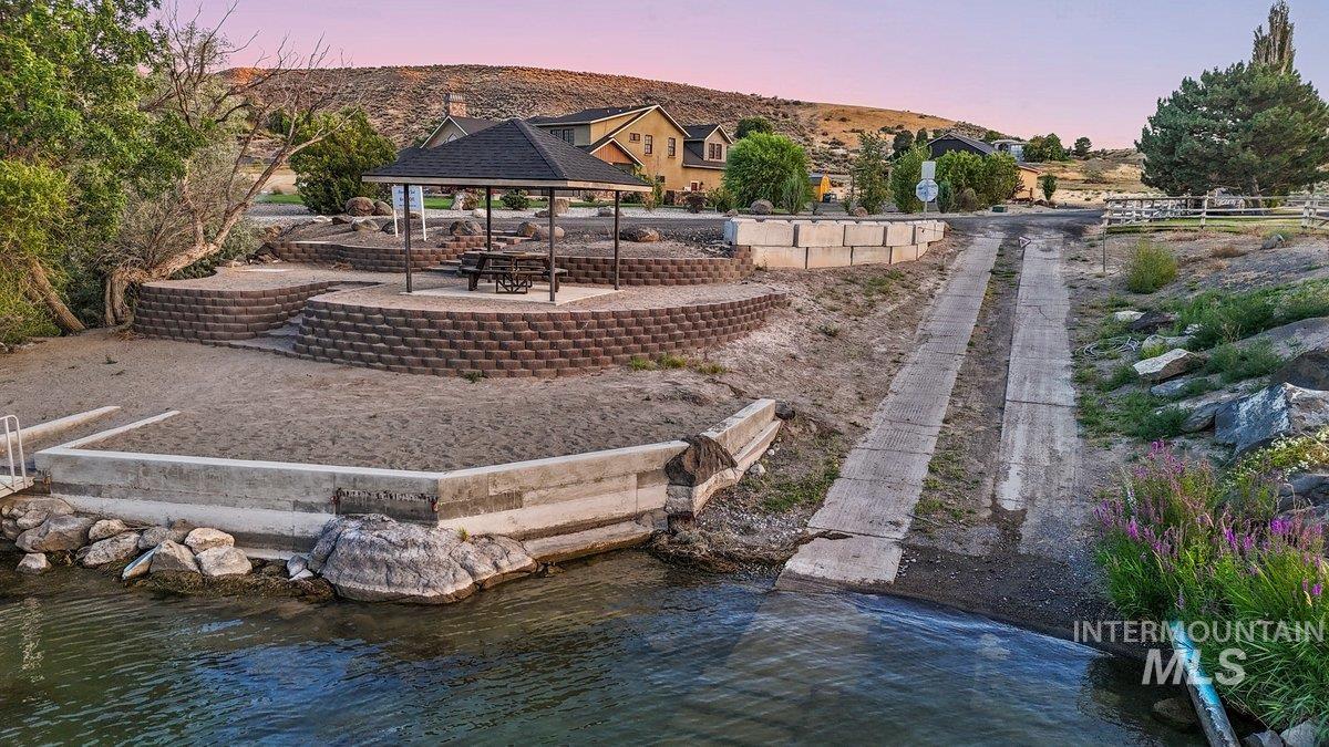 165 Thatcher Place Property Photo 11