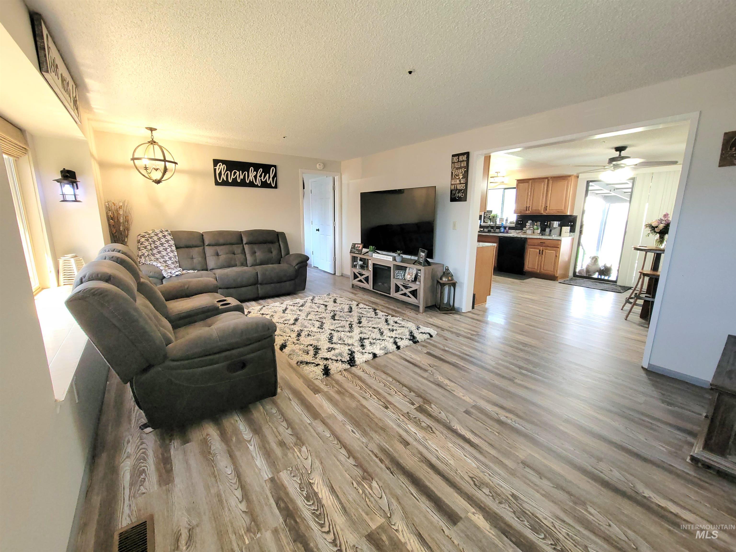 3725 18th St. Property Photo 7