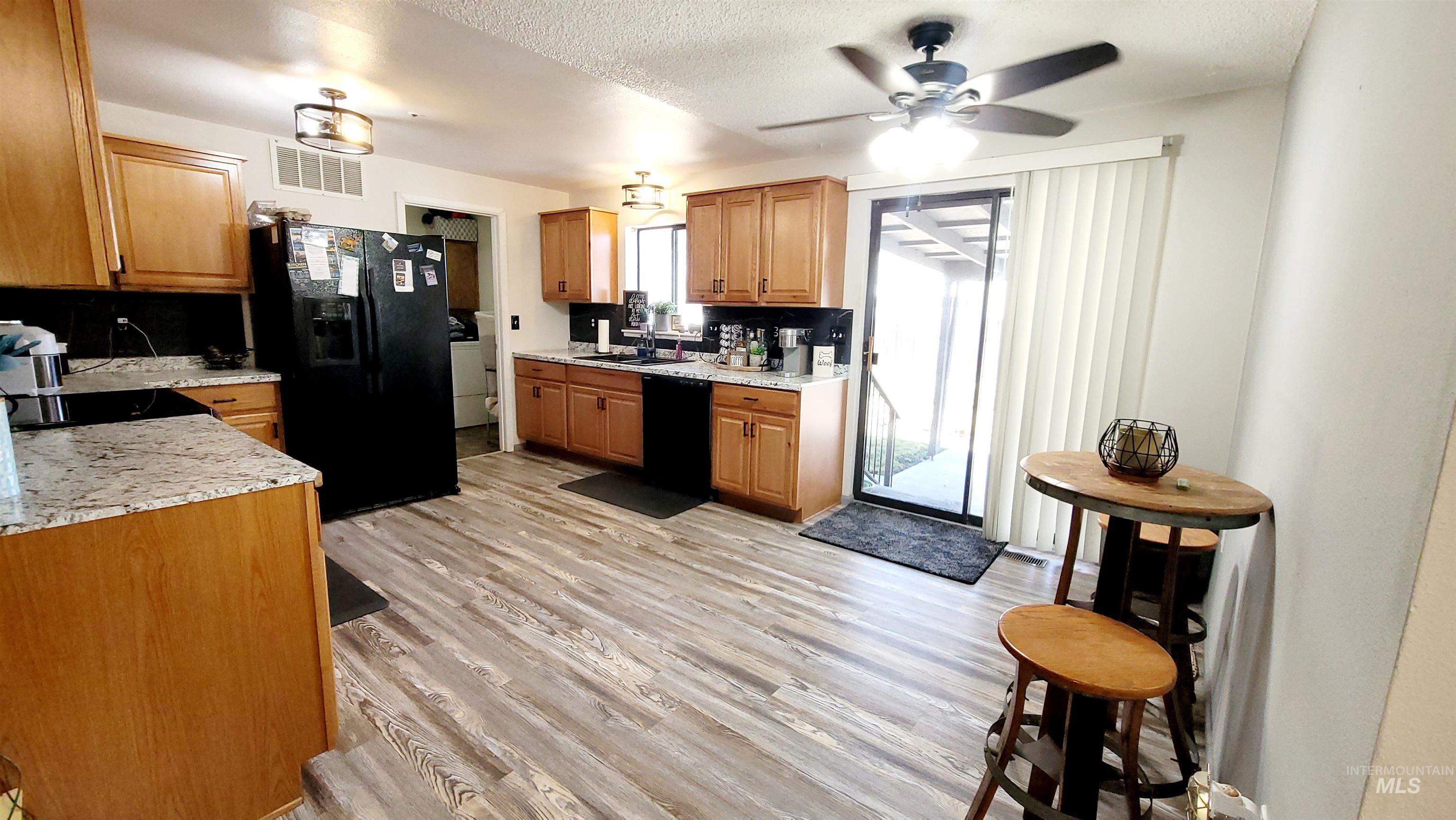 3725 18th St. Property Photo 11