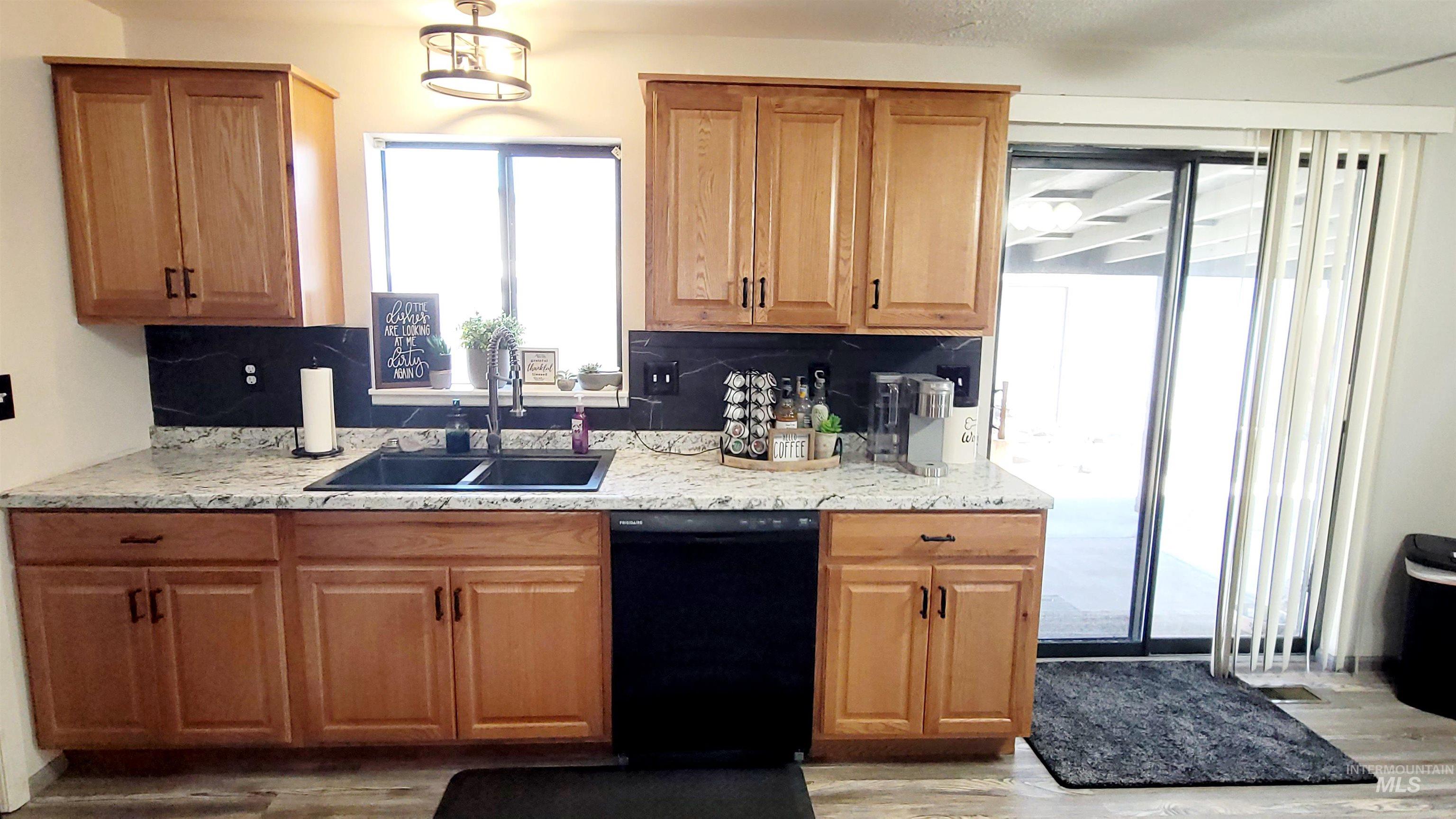 3725 18th St. Property Photo 12