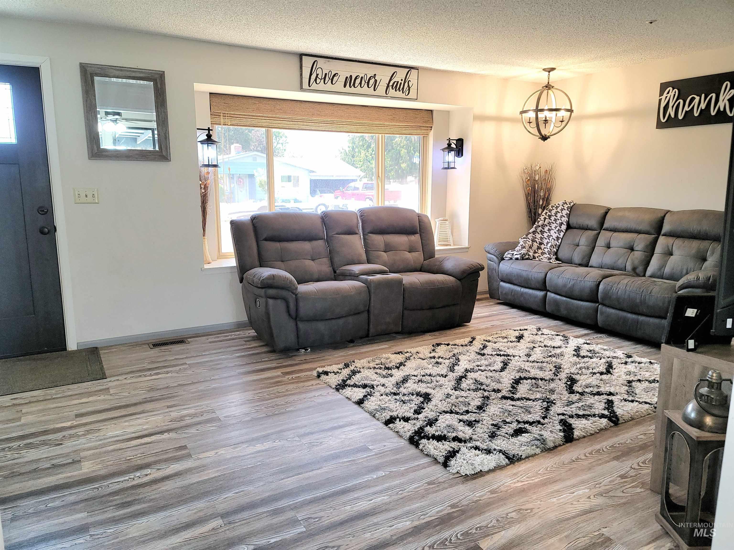 3725 18th St. Property Photo 17