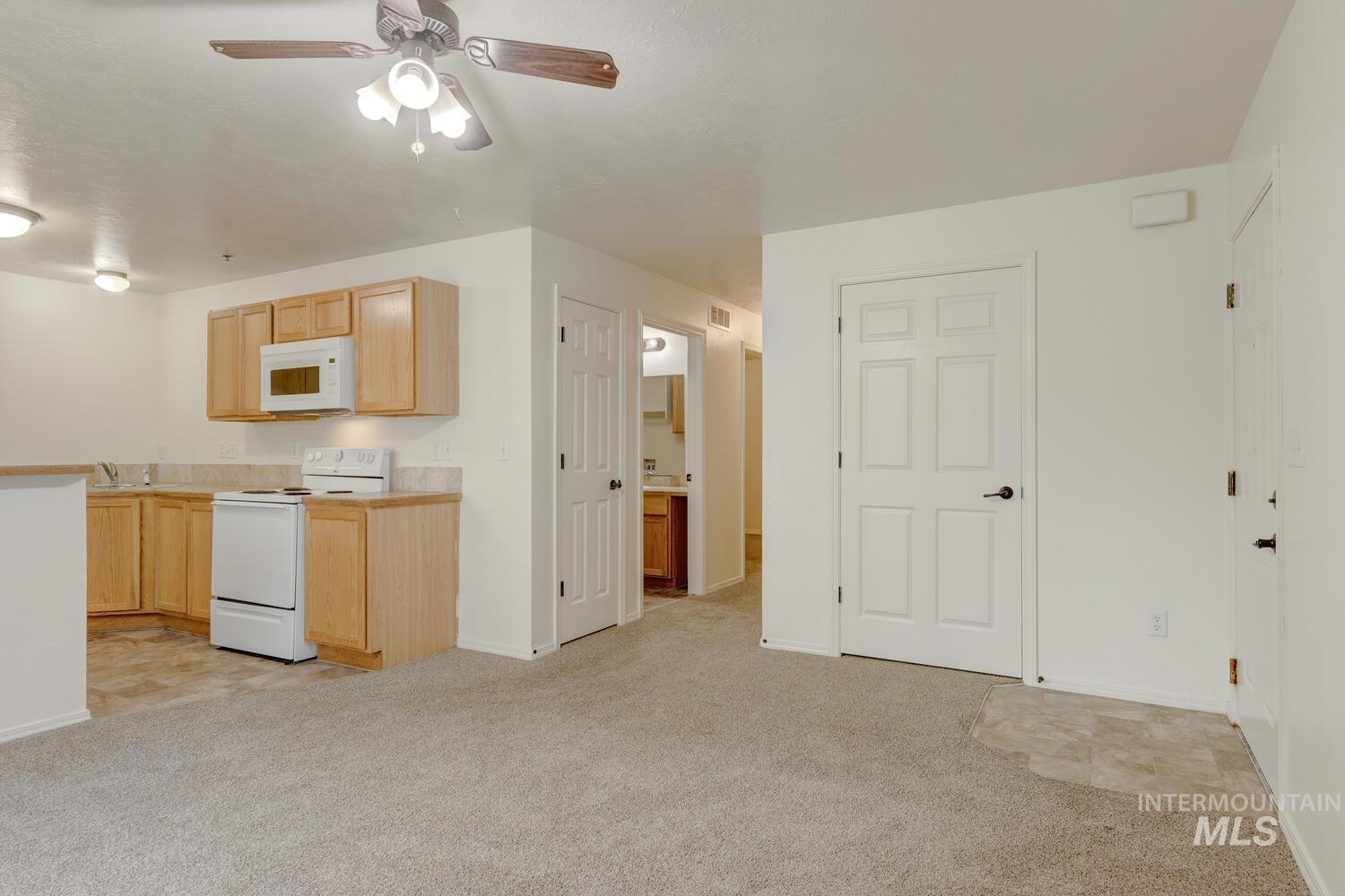 9192 B Brogan Drive Property Photo 5