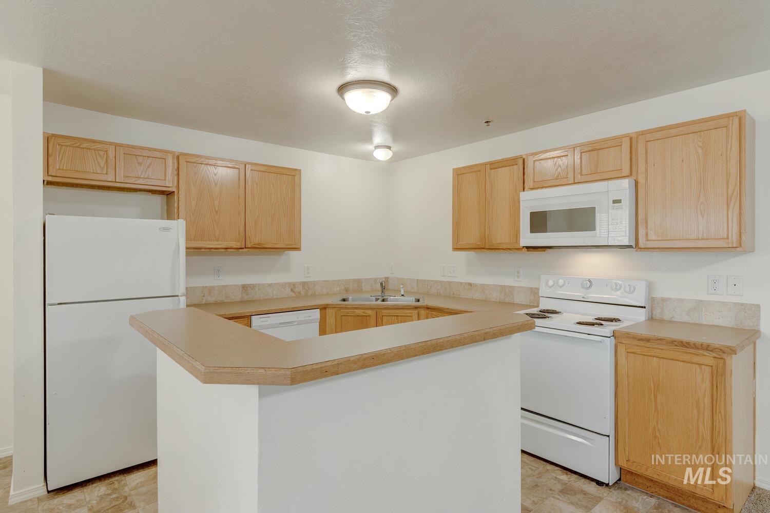 9192 B Brogan Drive Property Photo 8