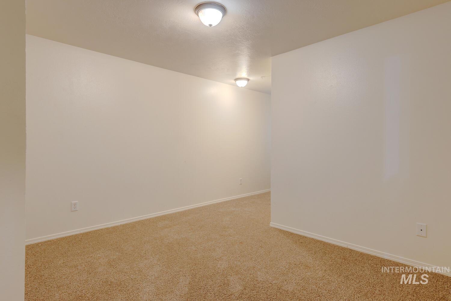 9192 B Brogan Drive Property Photo 17