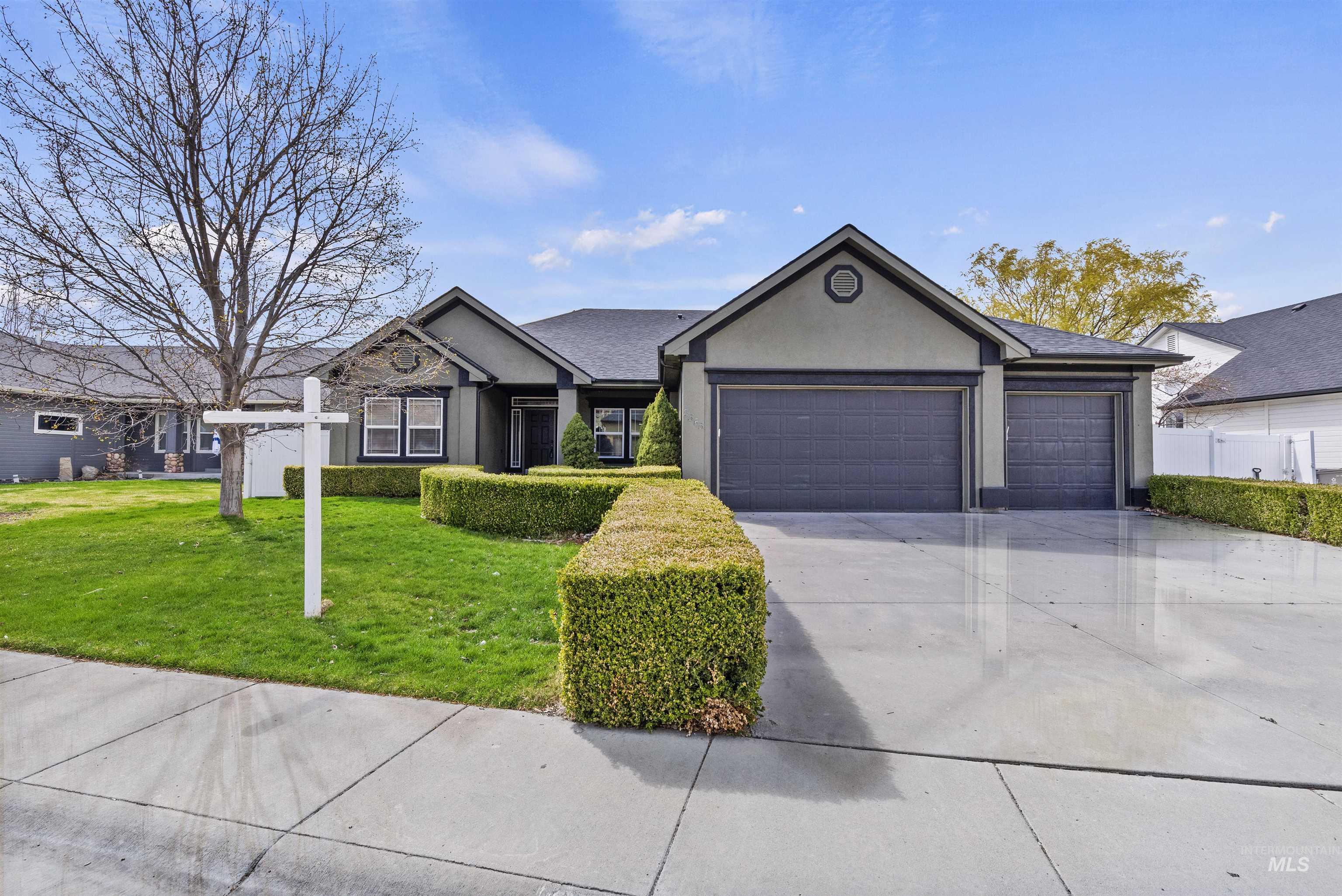 2565 S Skyview Dr Property Photo 1