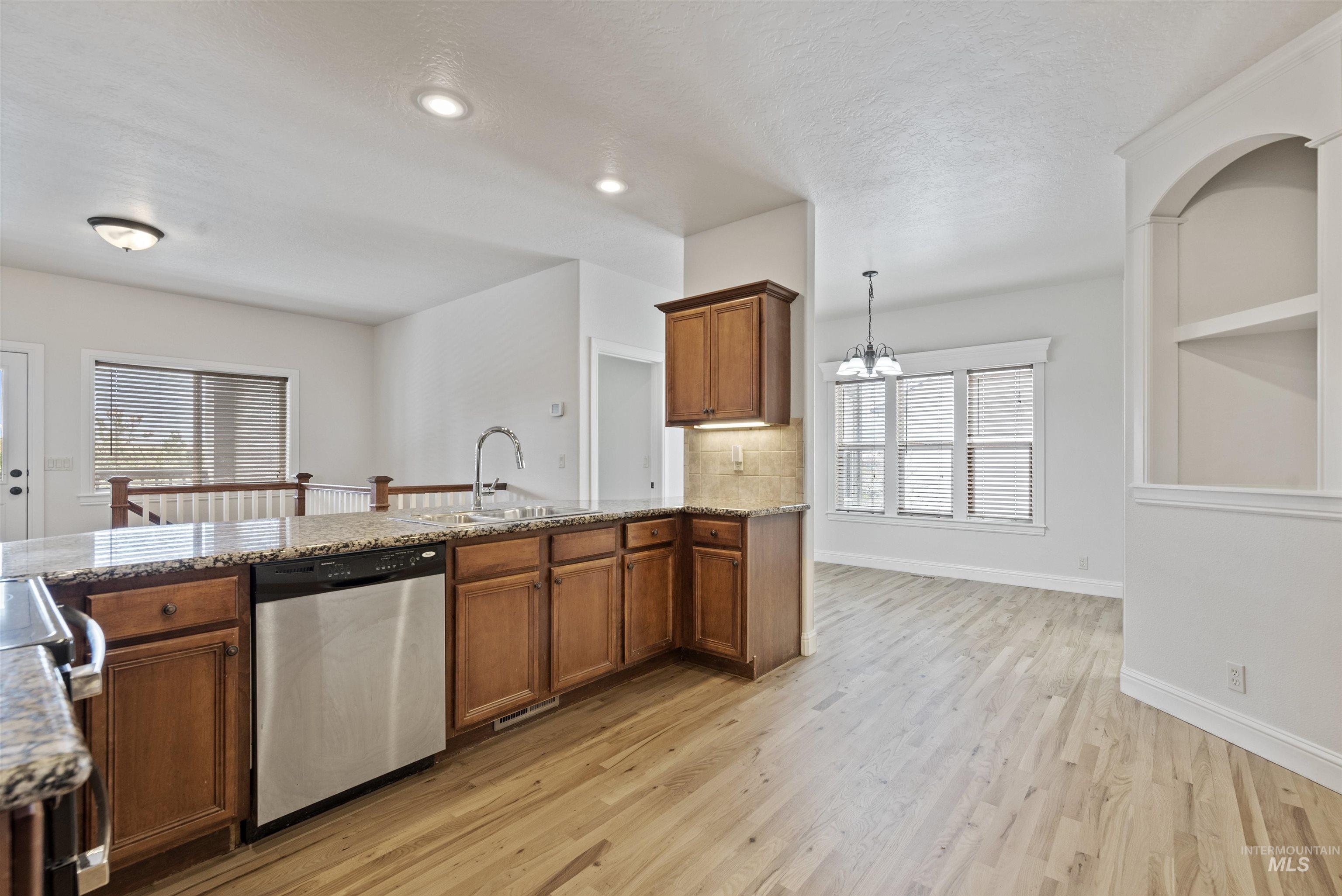 2565 S Skyview Dr Property Photo 11