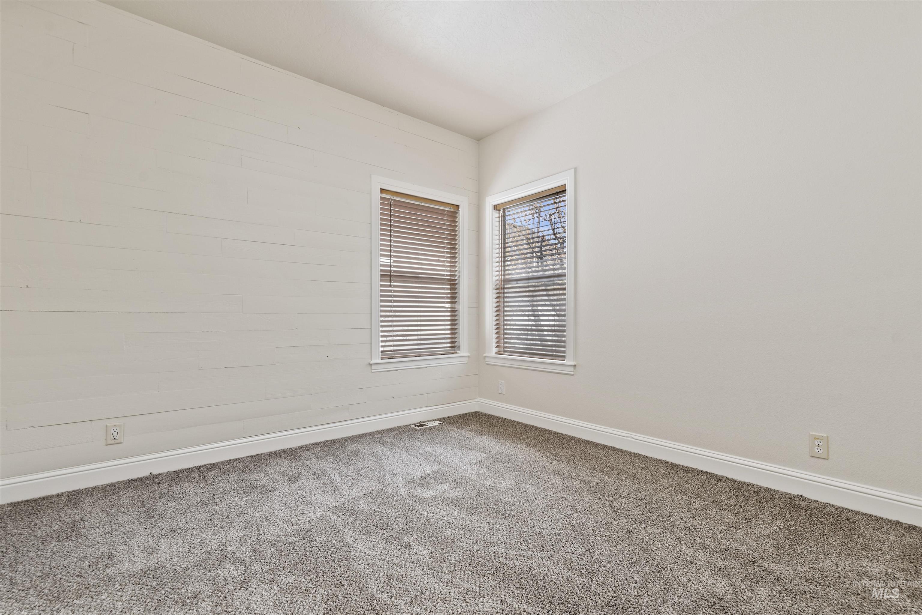 2565 S Skyview Dr Property Photo 21