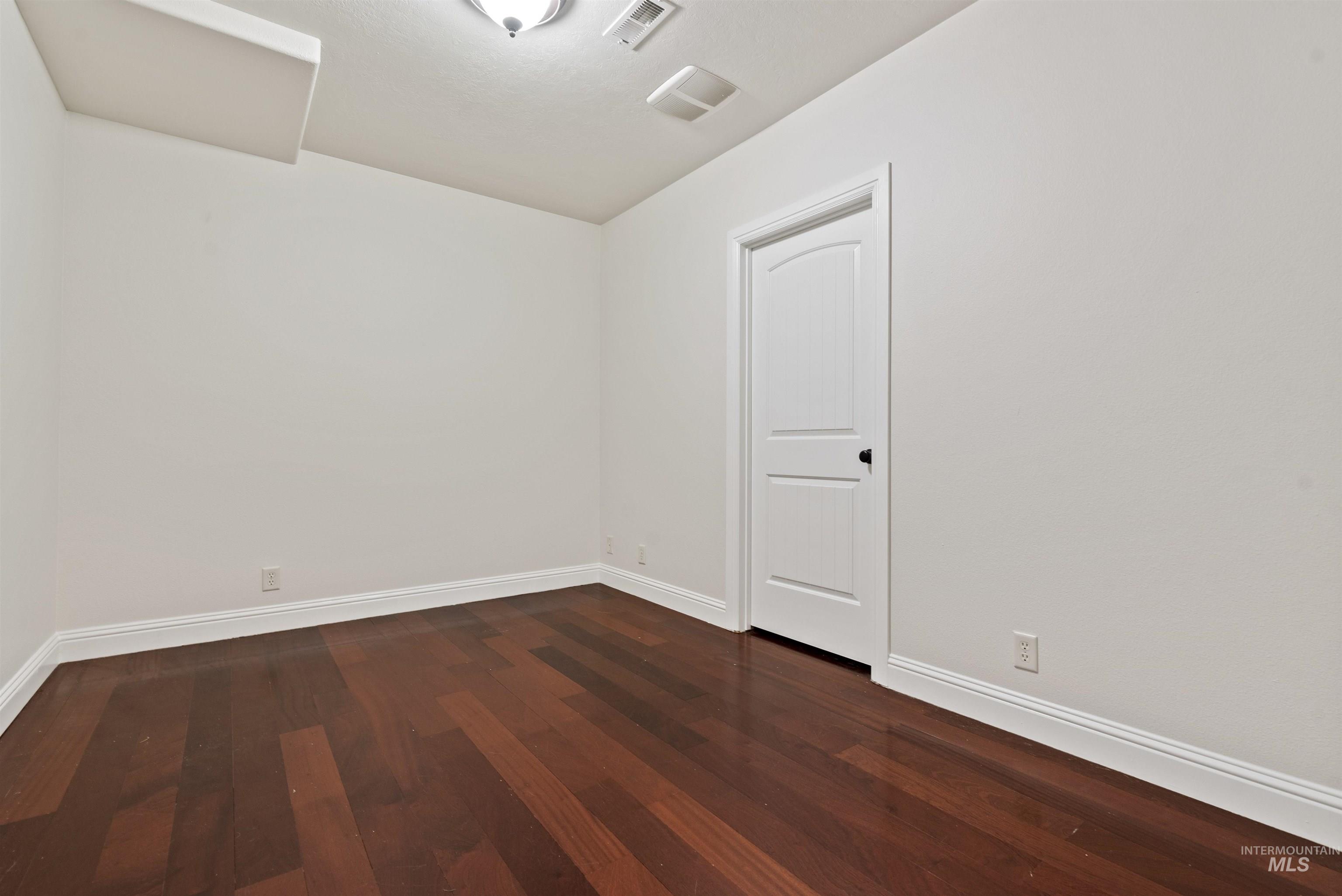 2565 S Skyview Dr Property Photo 28