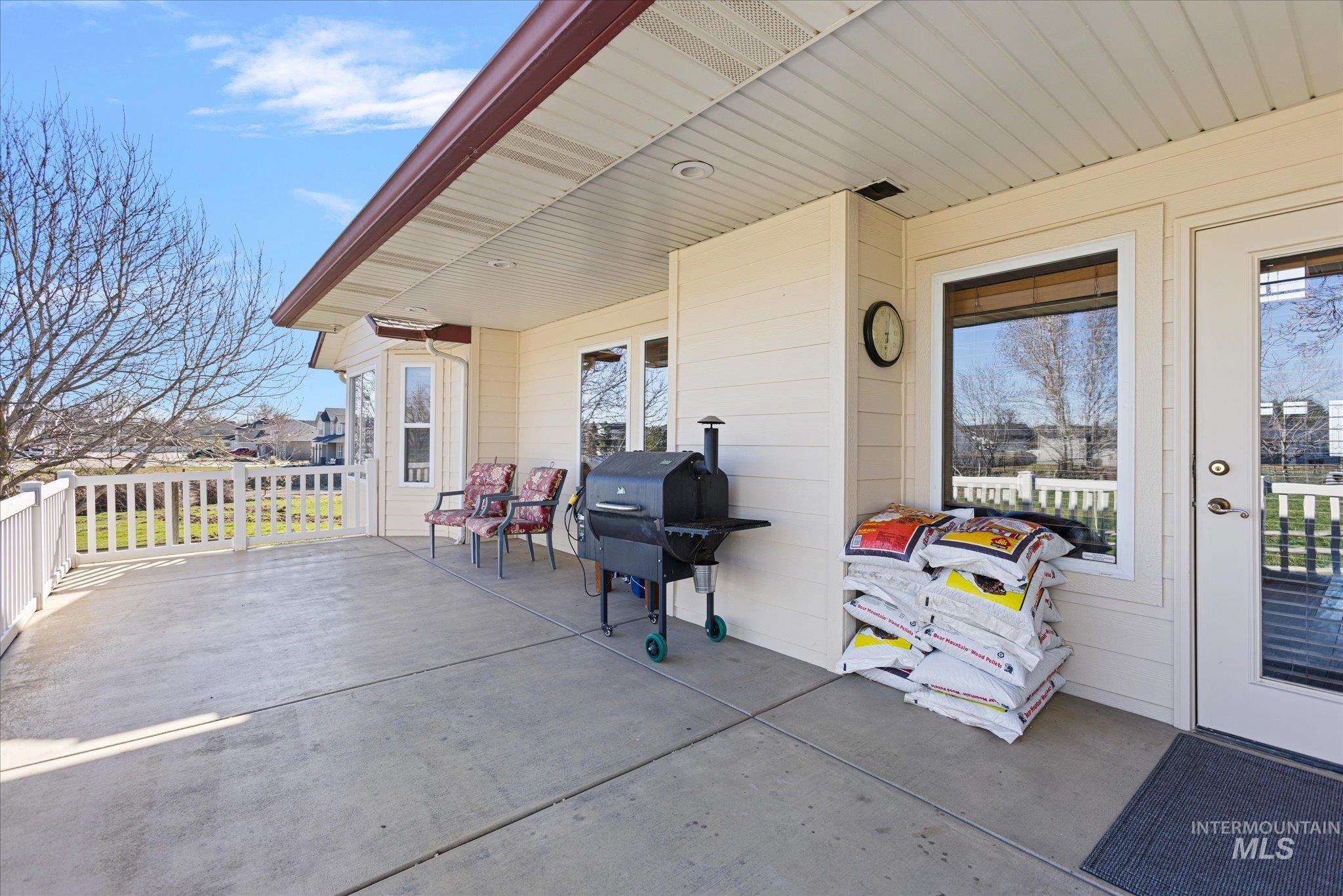 520 9th St Property Photo 8