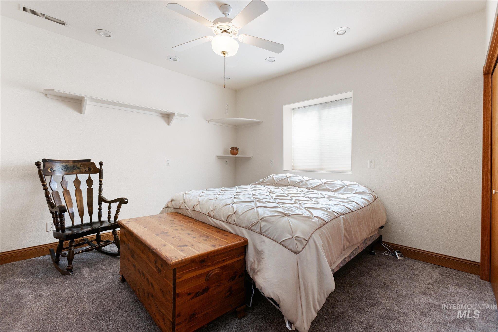 520 9th St Property Photo 17