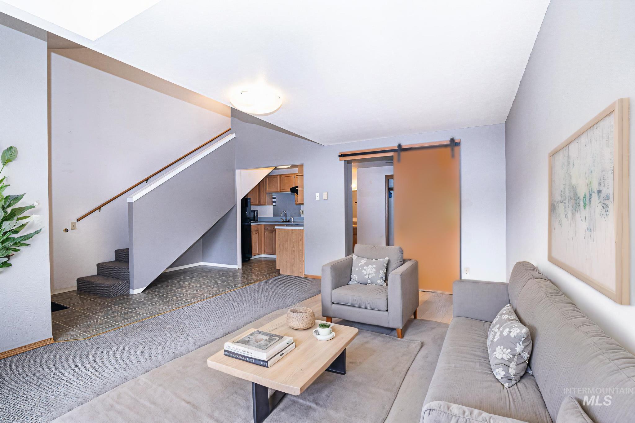 300 Washington St Property Photo 7