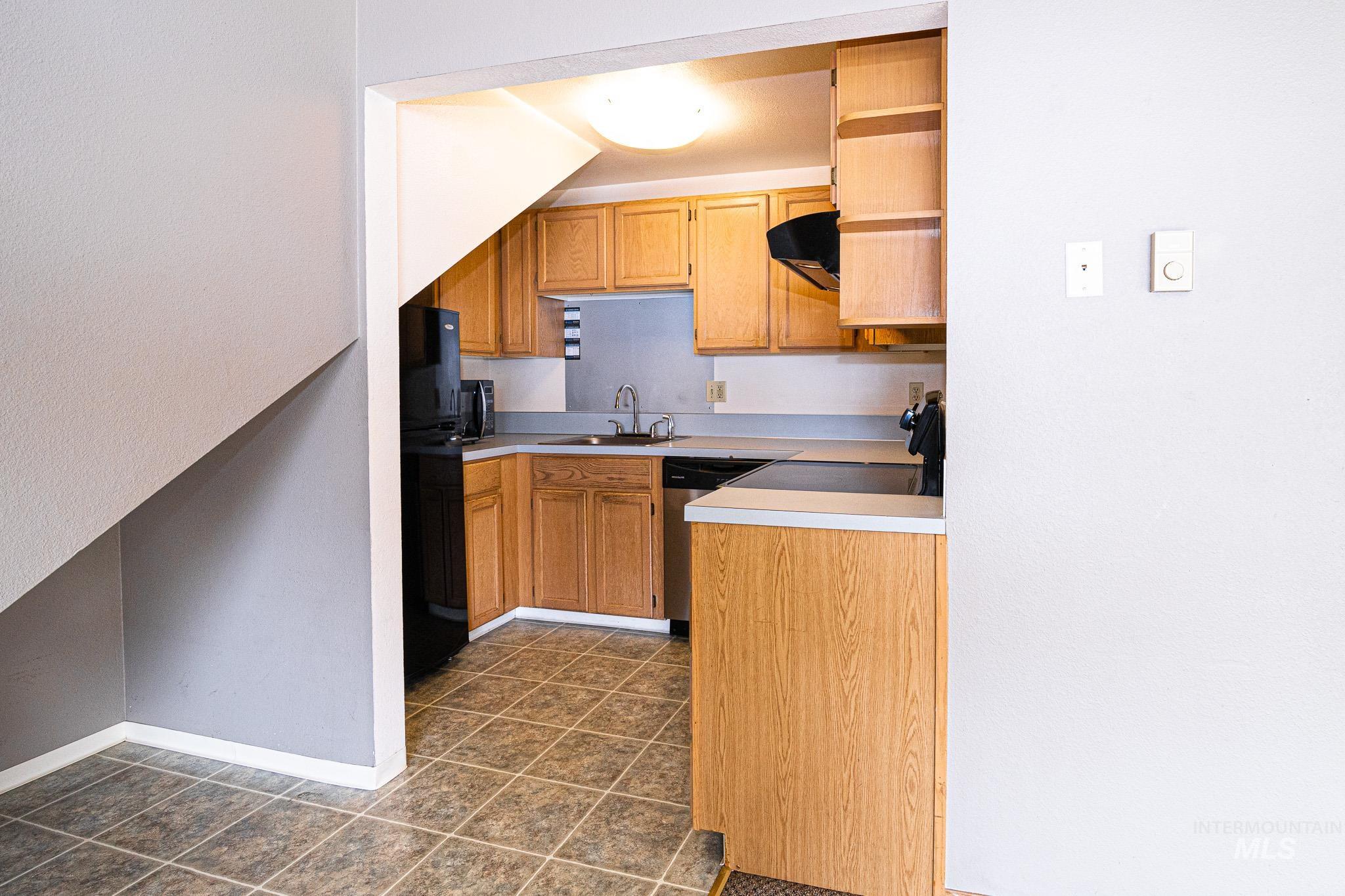 300 Washington St Property Photo 8