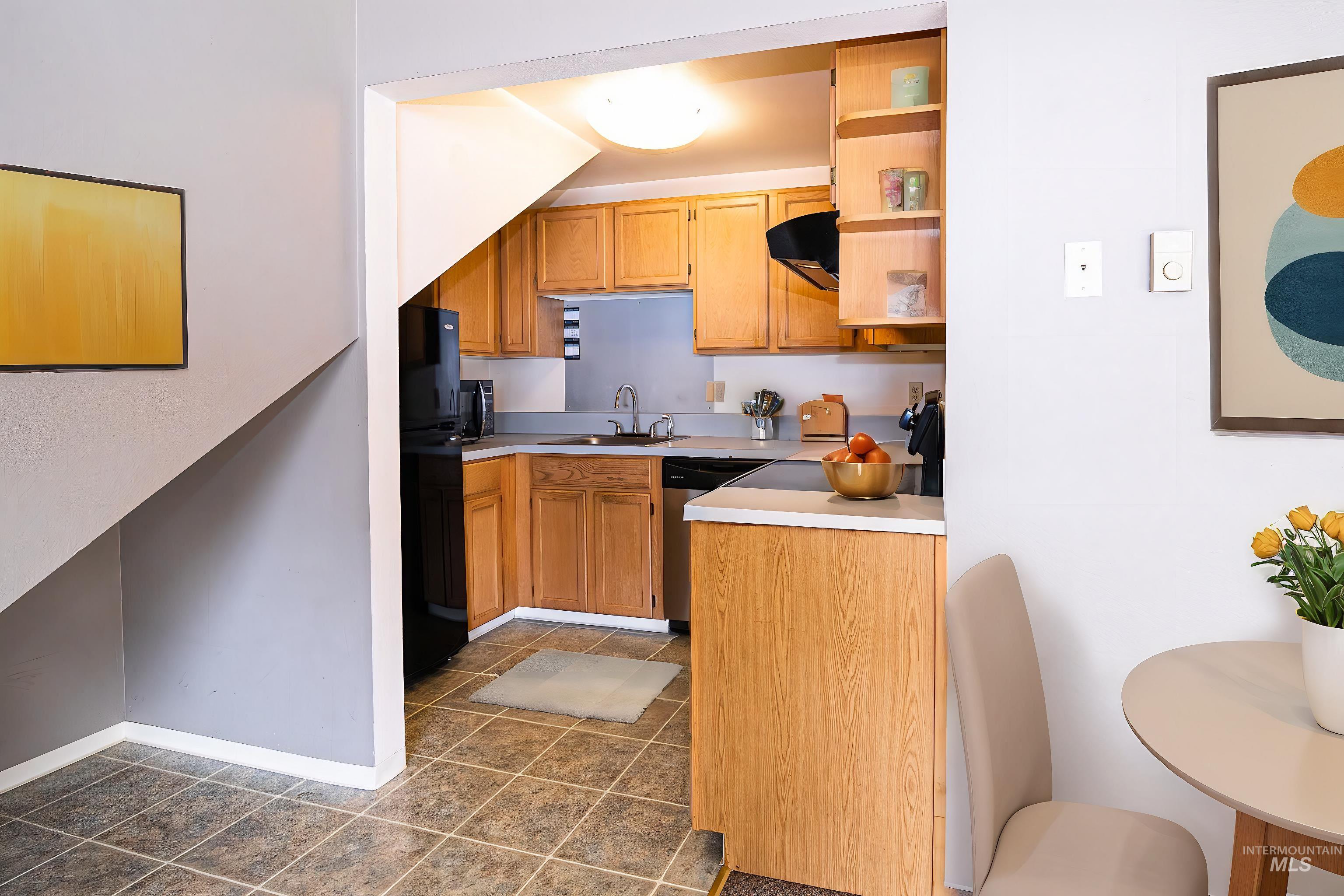 300 Washington St Property Photo 9