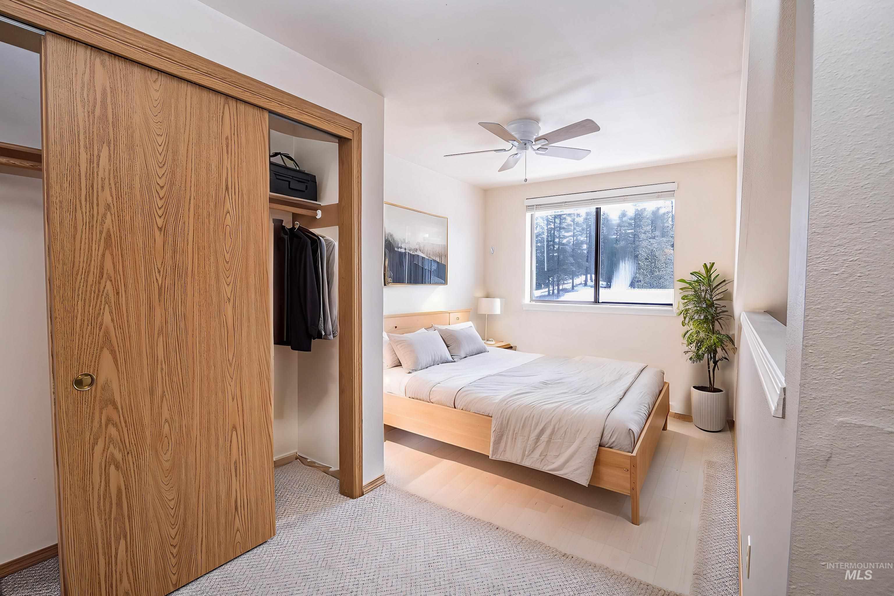 300 Washington St Property Photo 17