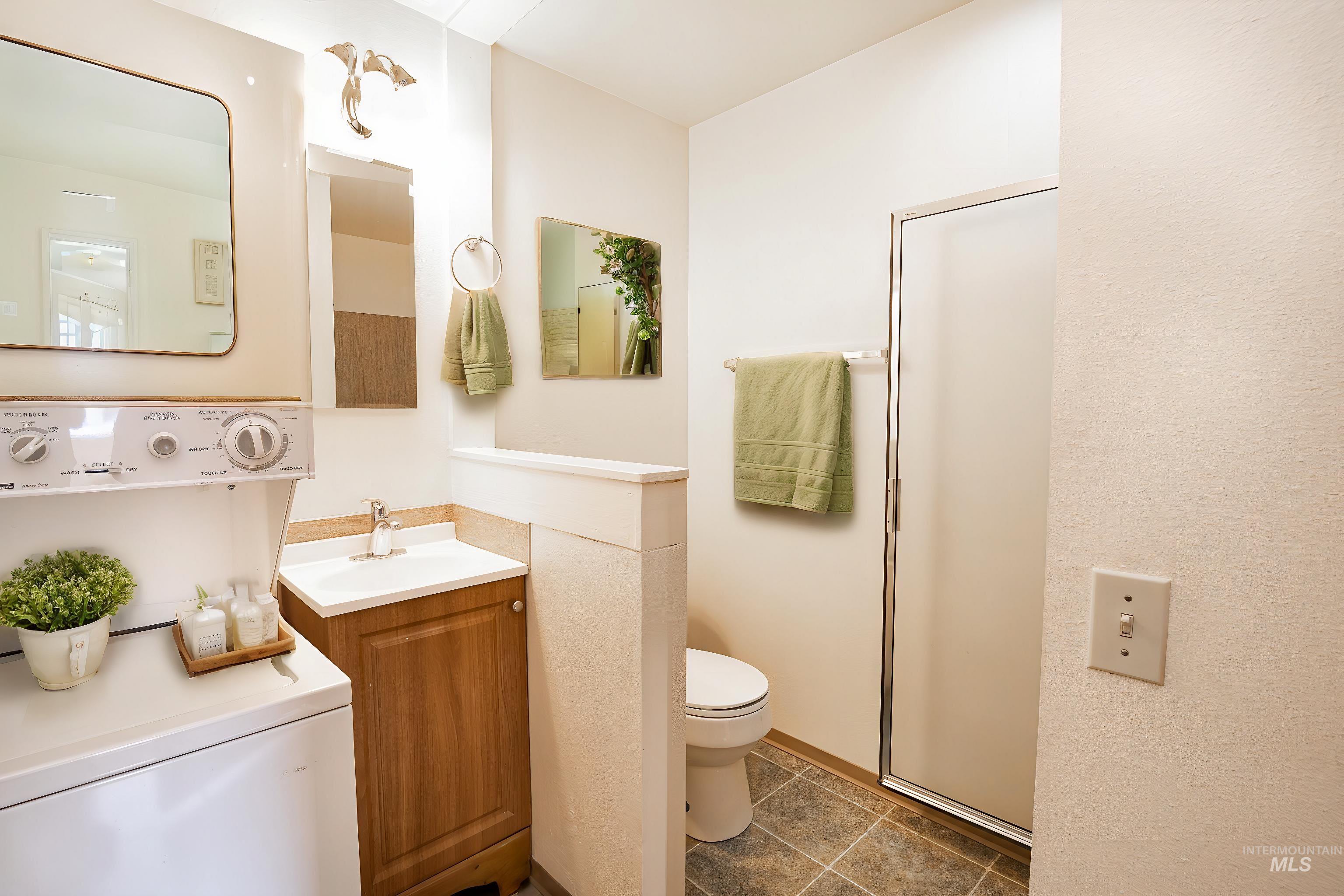 300 Washington St Property Photo 19