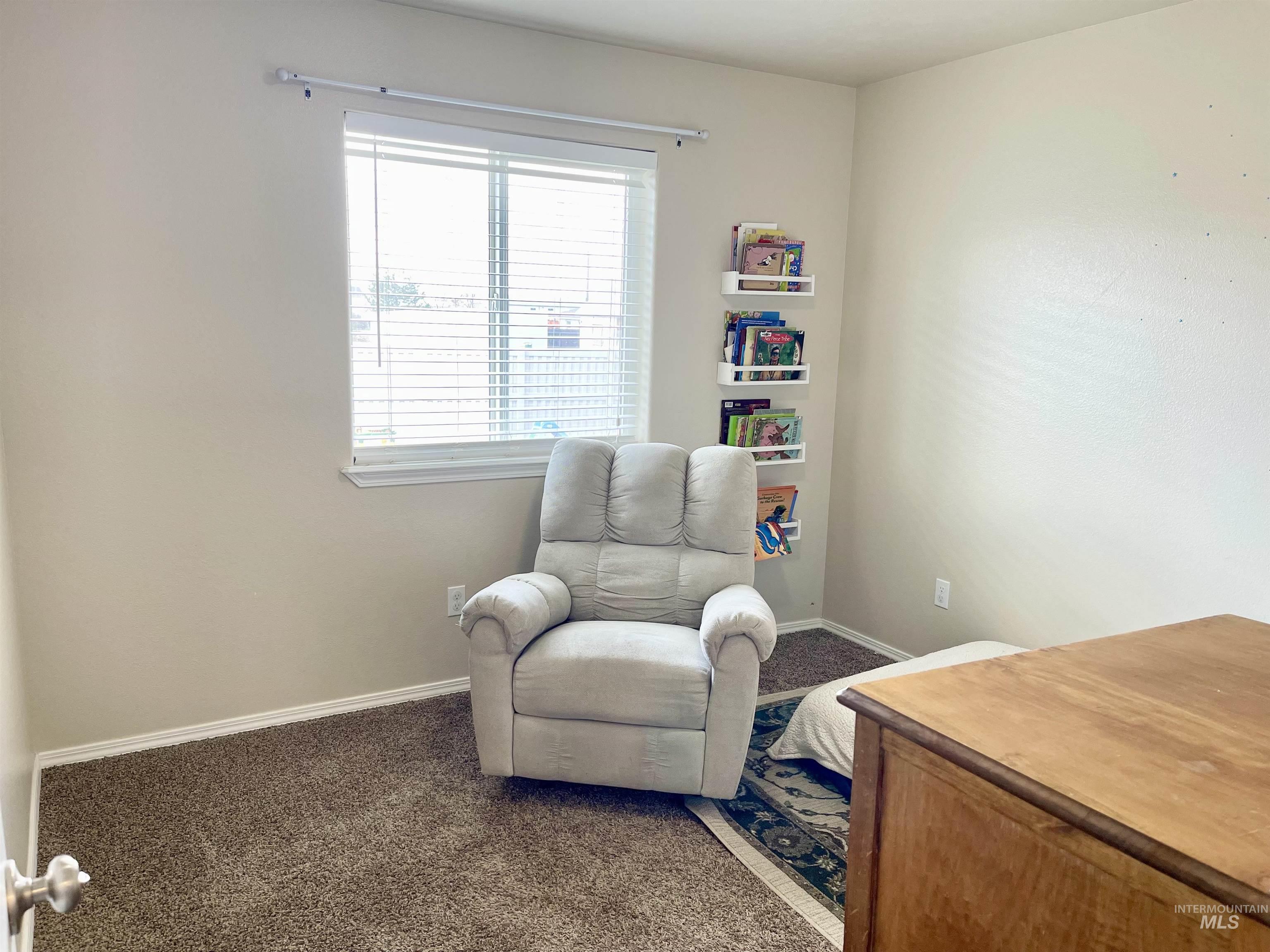 869 S Threave Property Photo 6