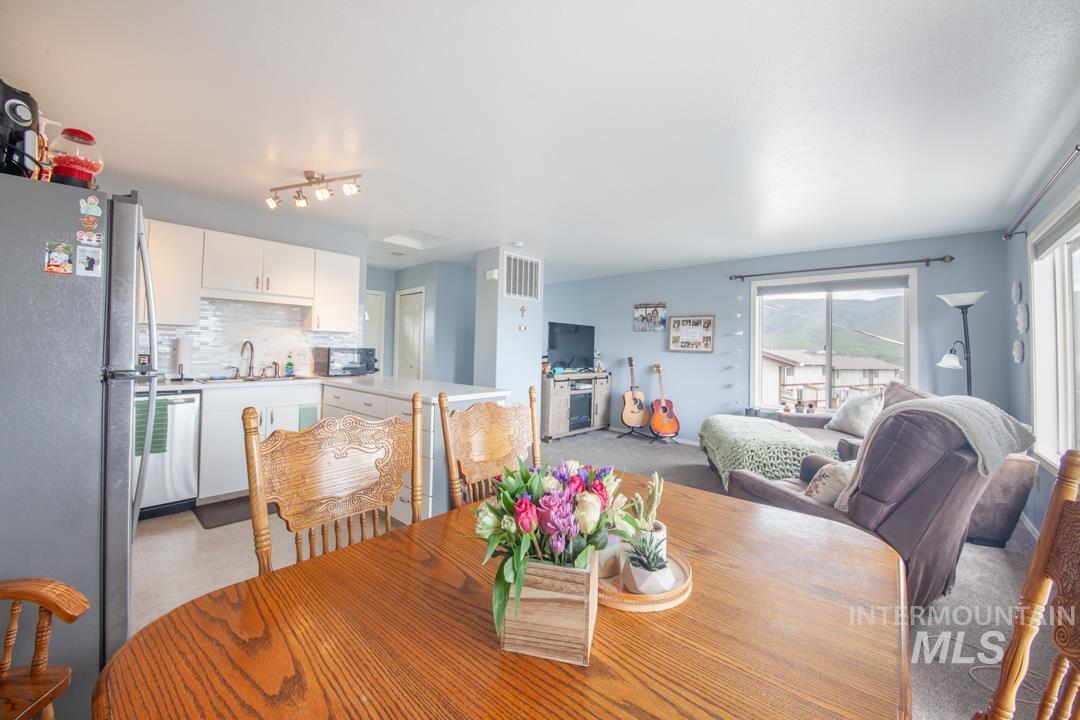 605 Park Street Property Photo 1
