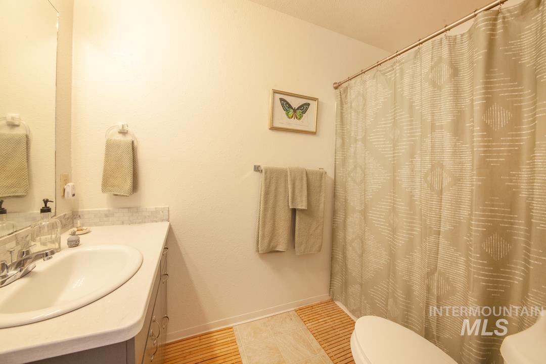 605 Park Street Property Photo 8