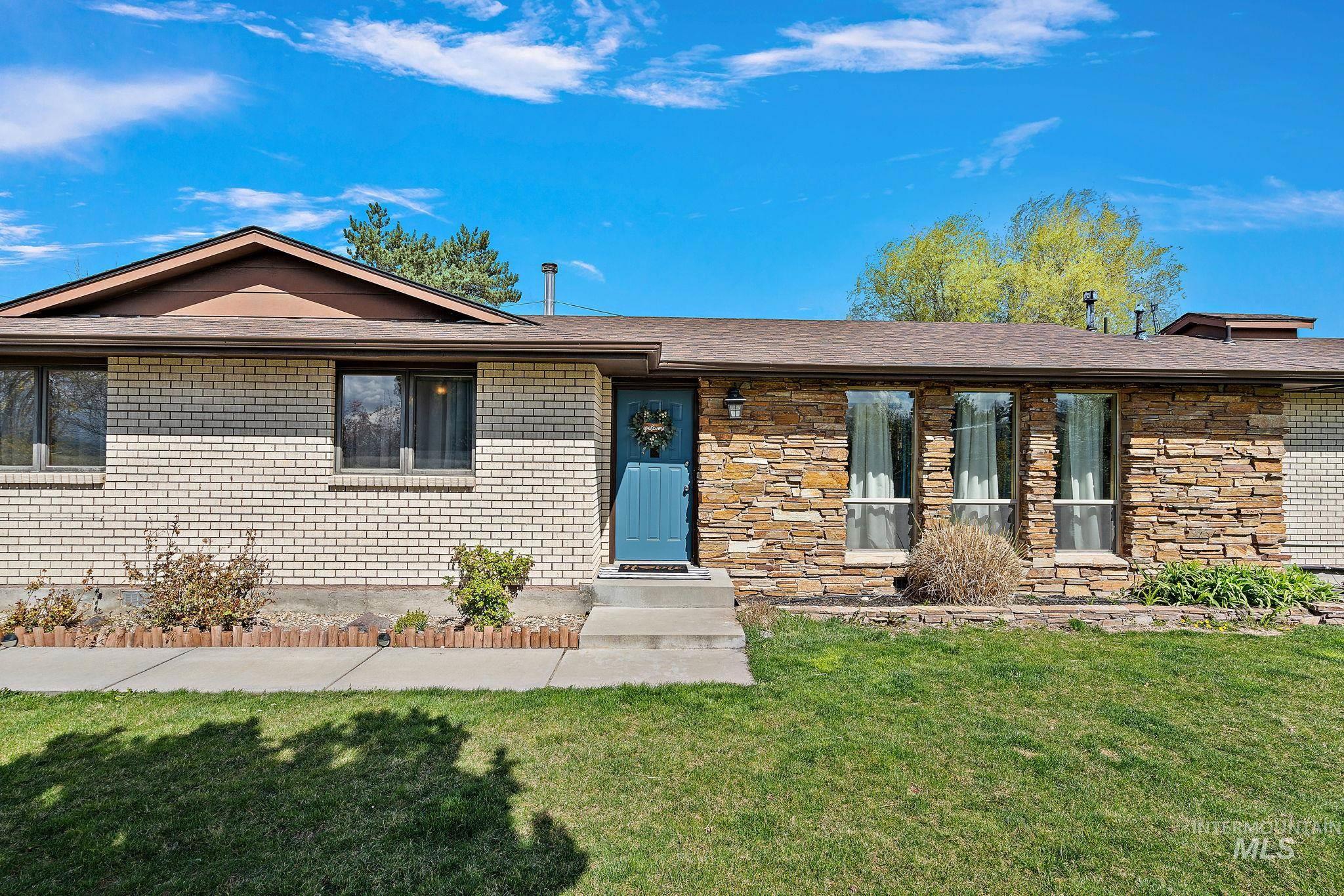 12248 Orchard Ave Property Photo 3