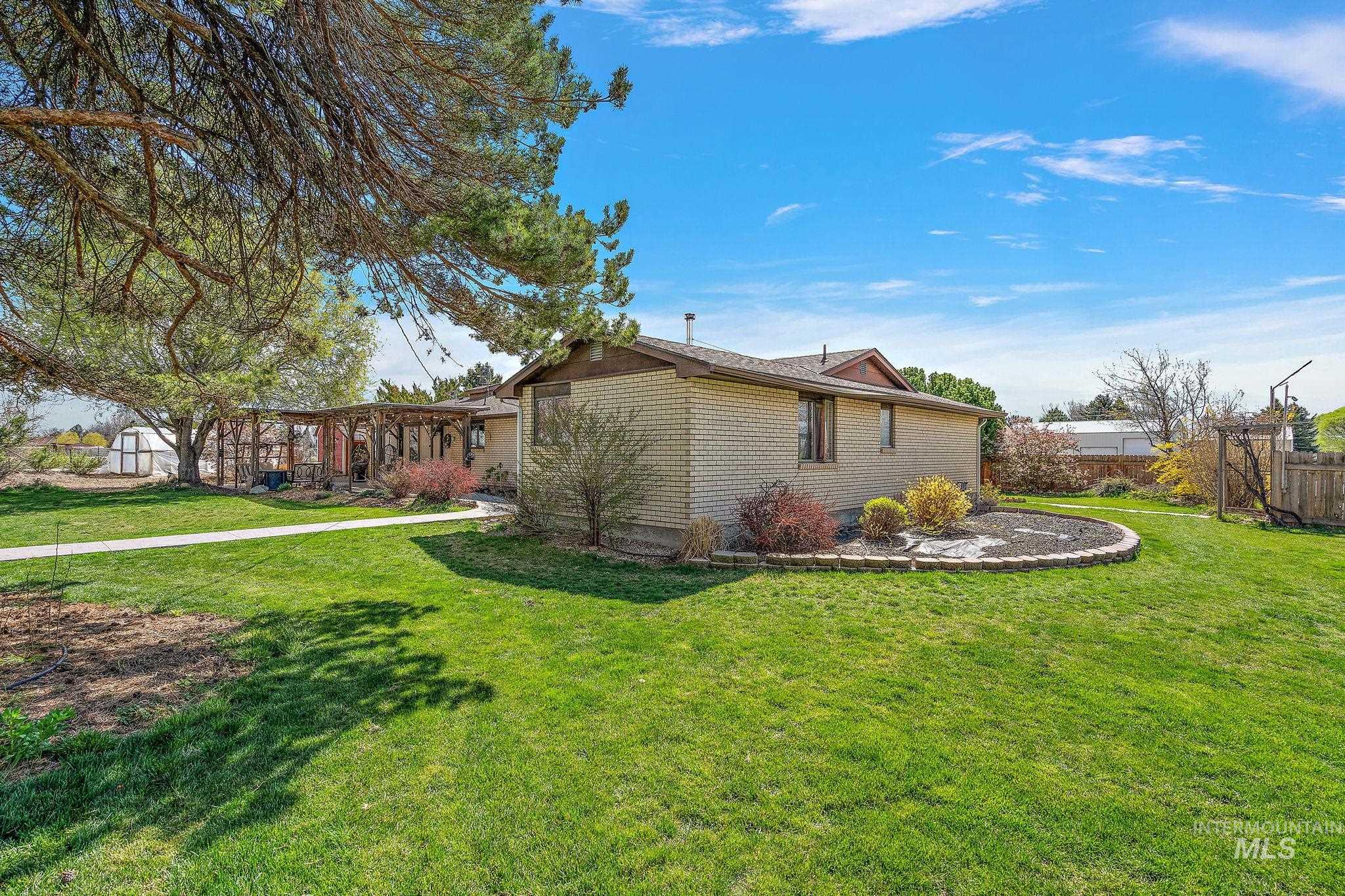 12248 Orchard Ave Property Photo 4