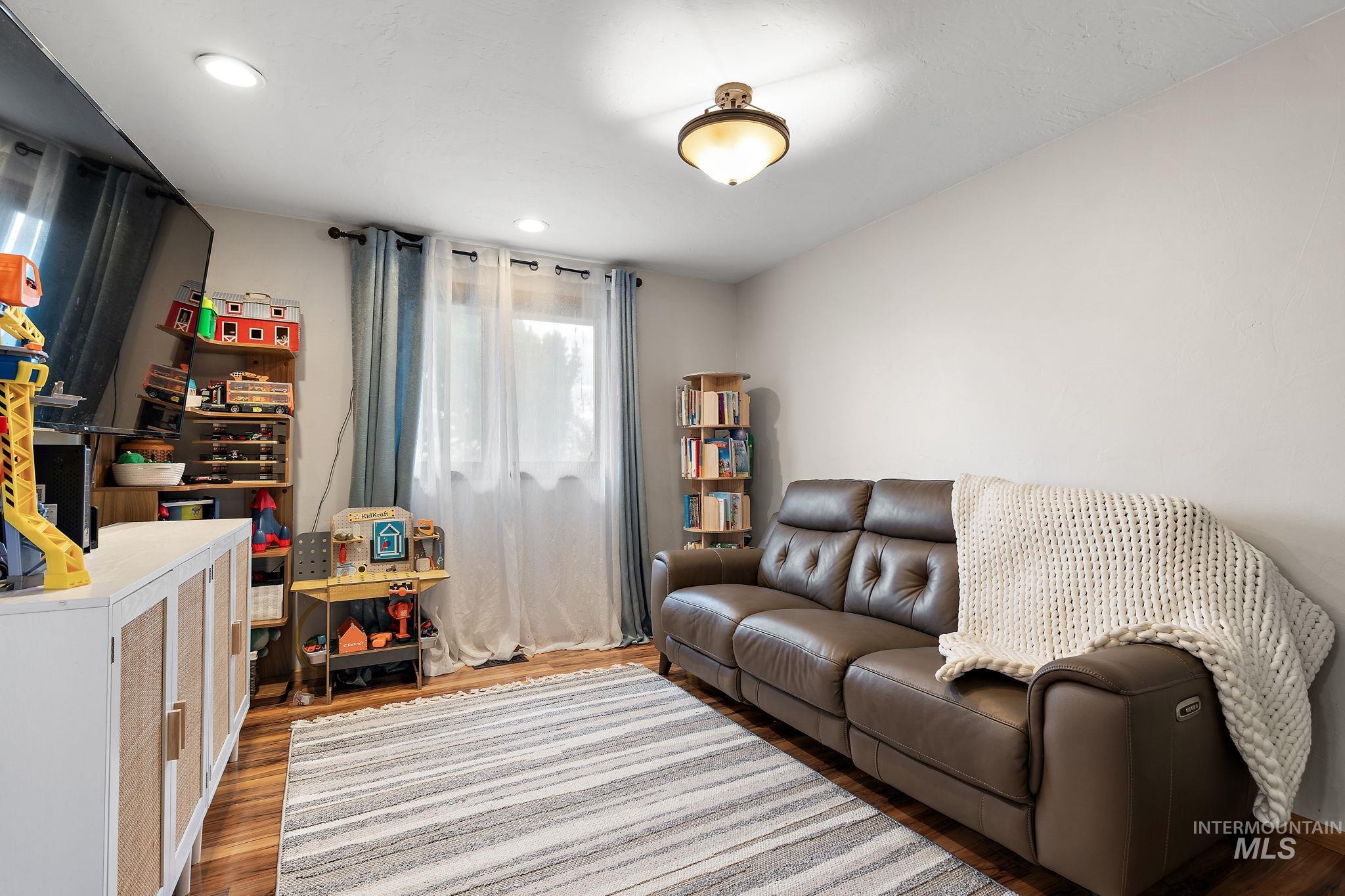 12248 Orchard Ave Property Photo 21