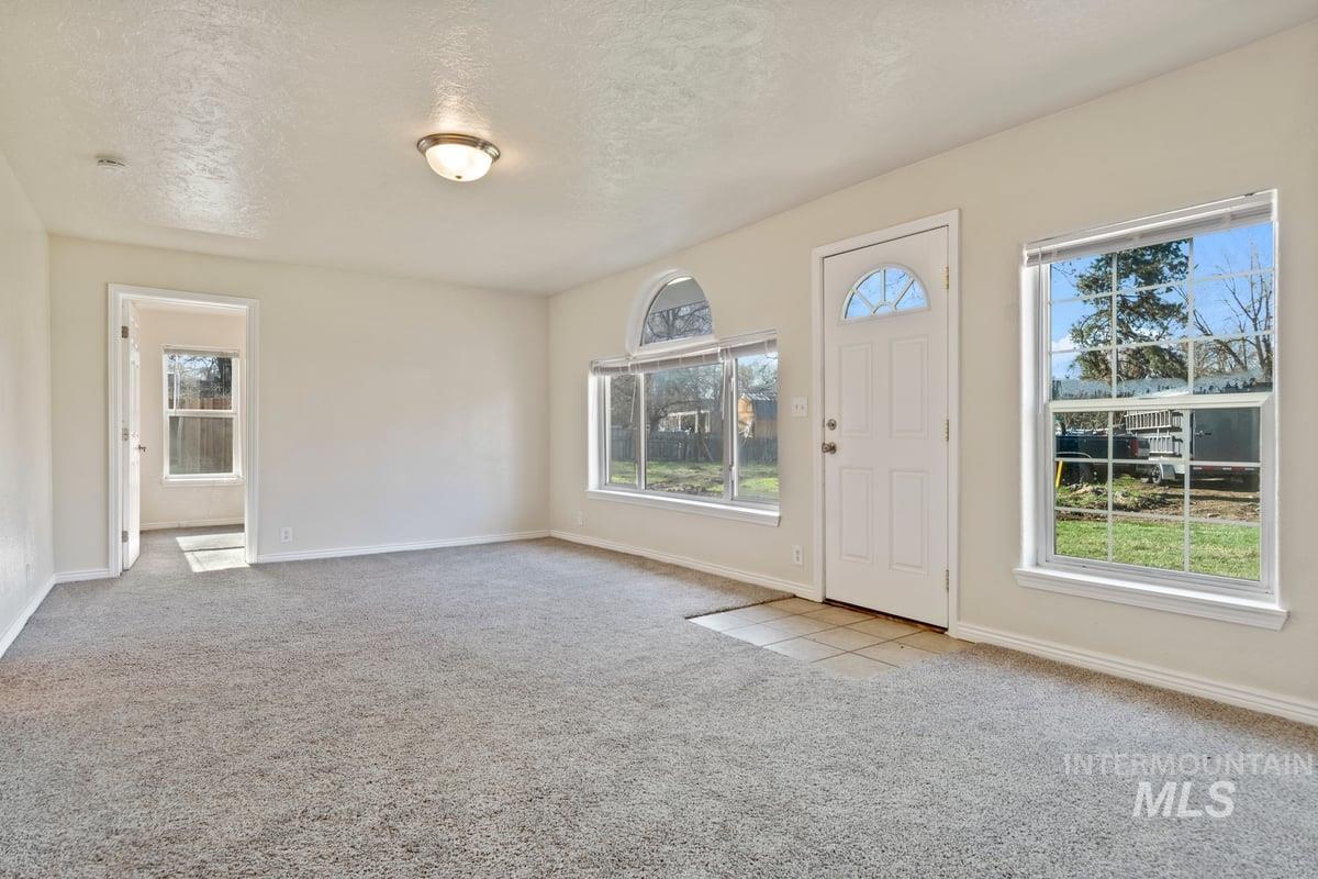 1034 E Mckinley Property Photo 6