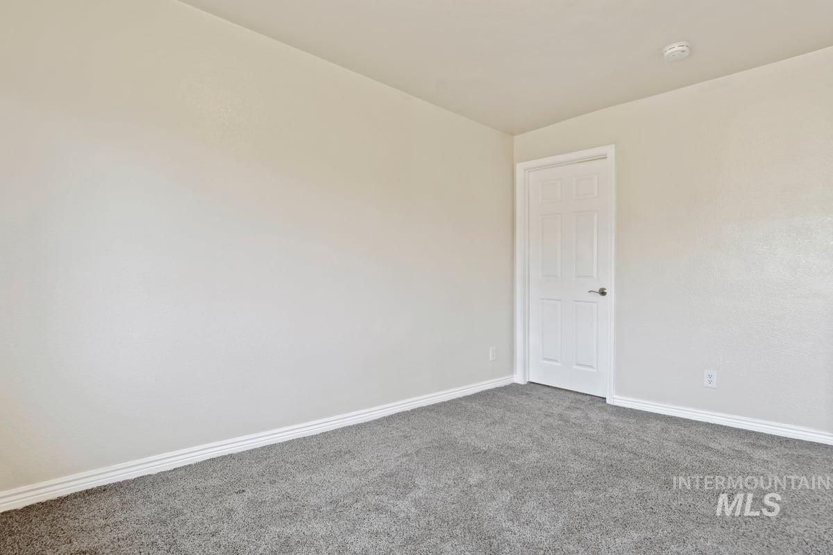 1034 E Mckinley Property Photo 11