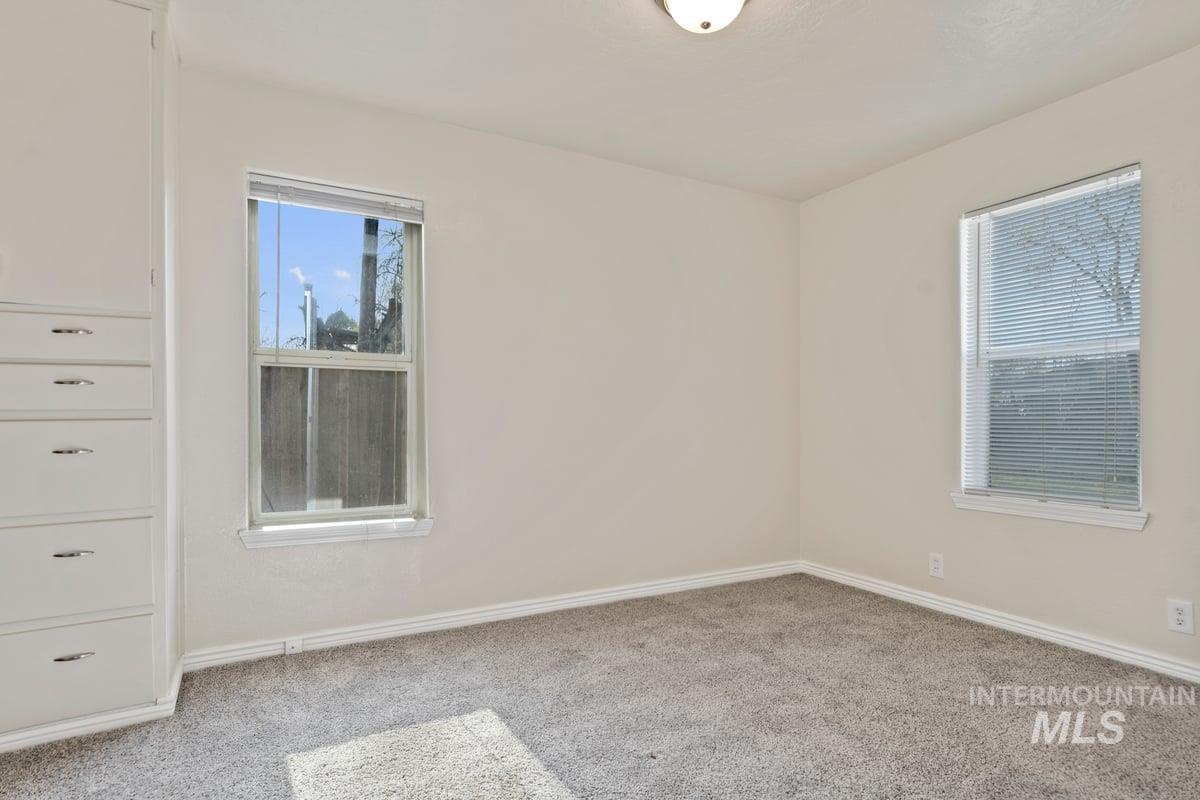 1034 E Mckinley Property Photo 12