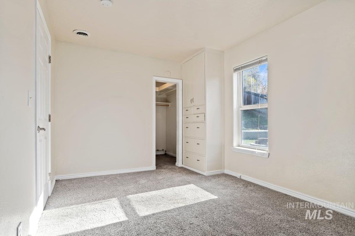 1034 E Mckinley Property Photo 17