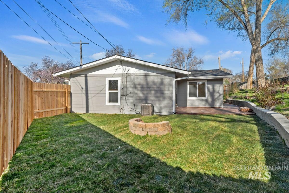 1034 E Mckinley Property Photo 18