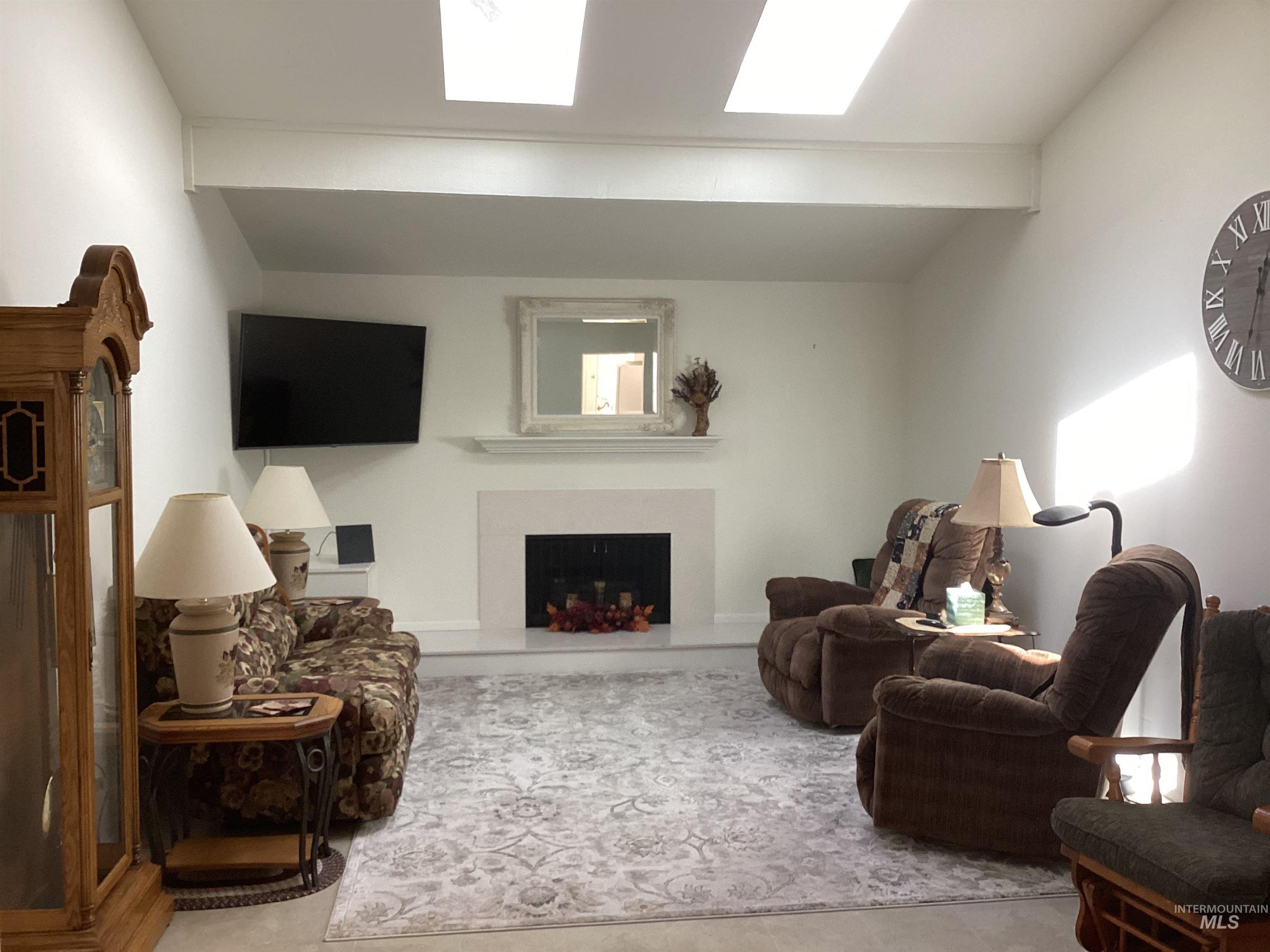 980 N Camelot Property Photo 2