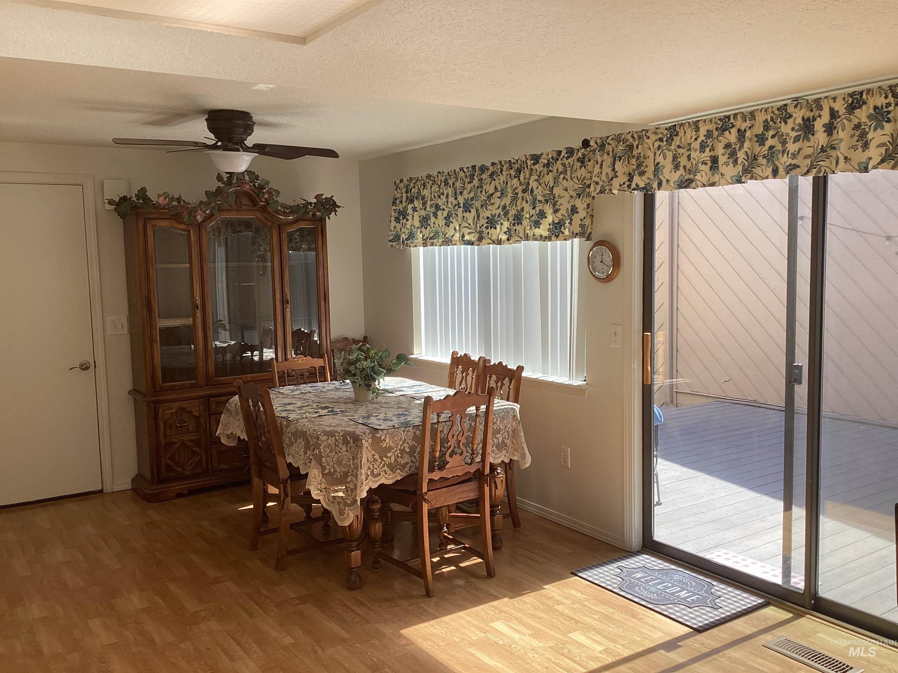 980 N Camelot Property Photo 4