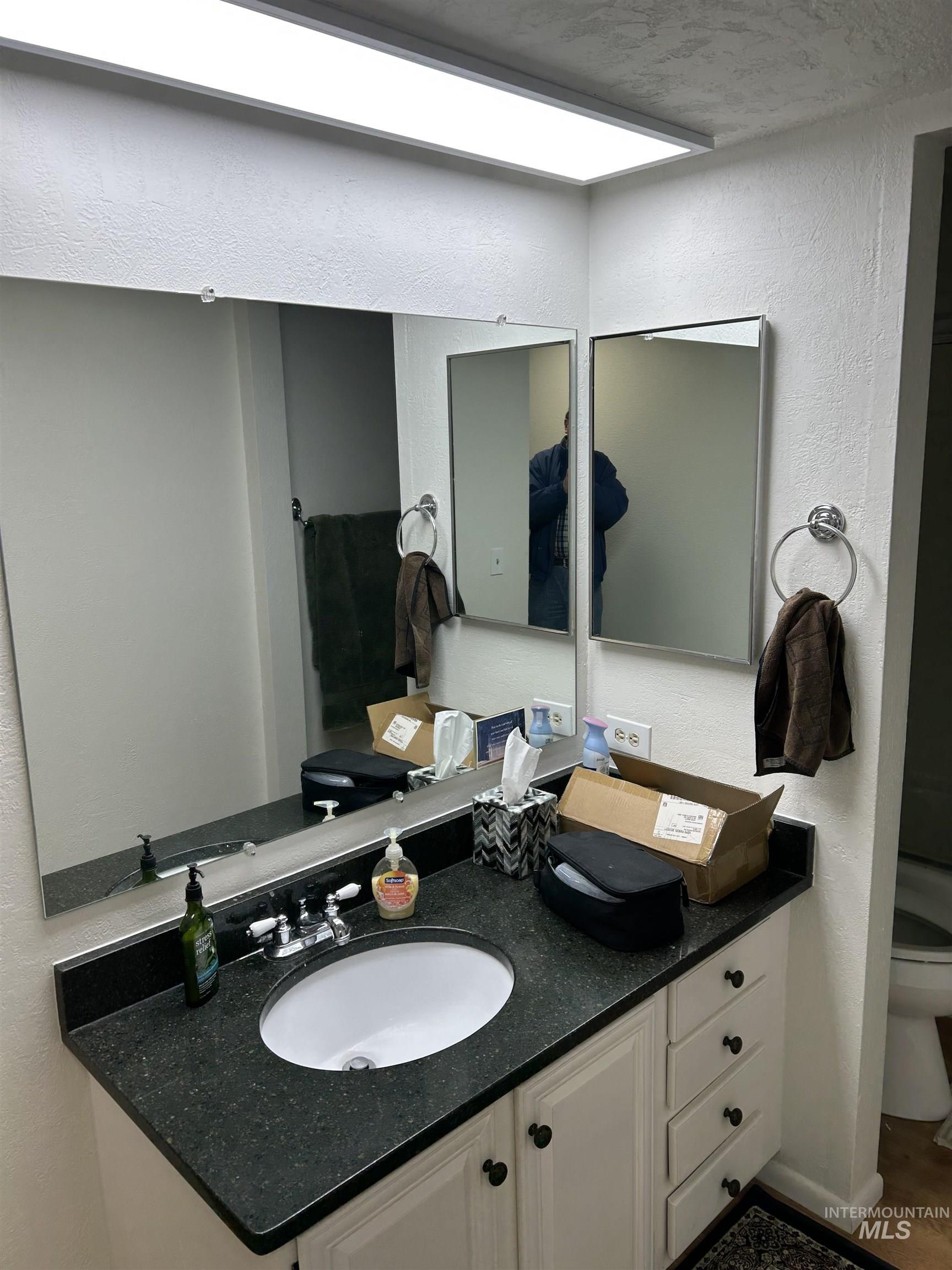 980 N Camelot Property Photo 7