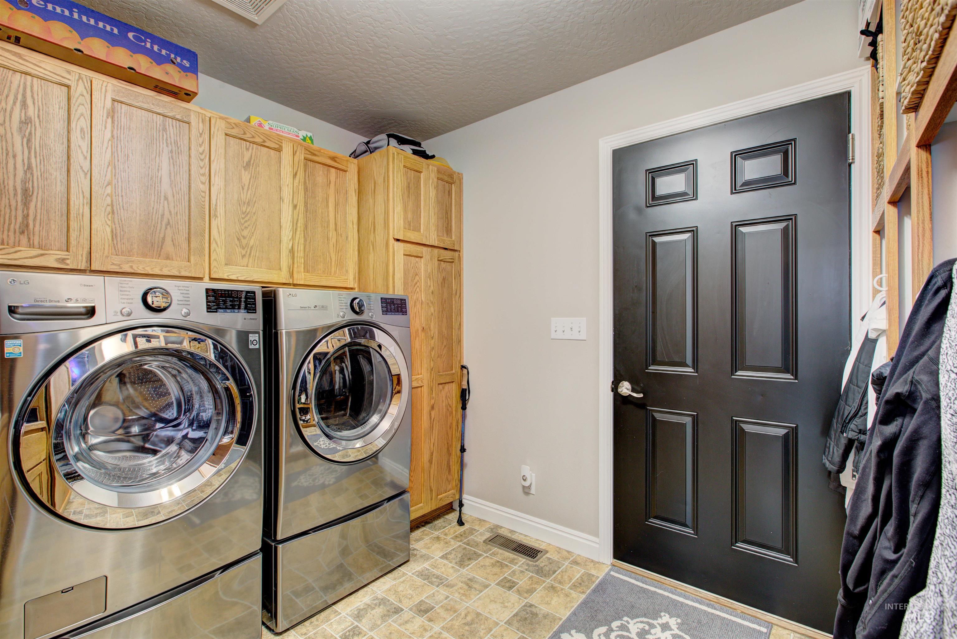 4954 Eagle View Ct Property Photo 22