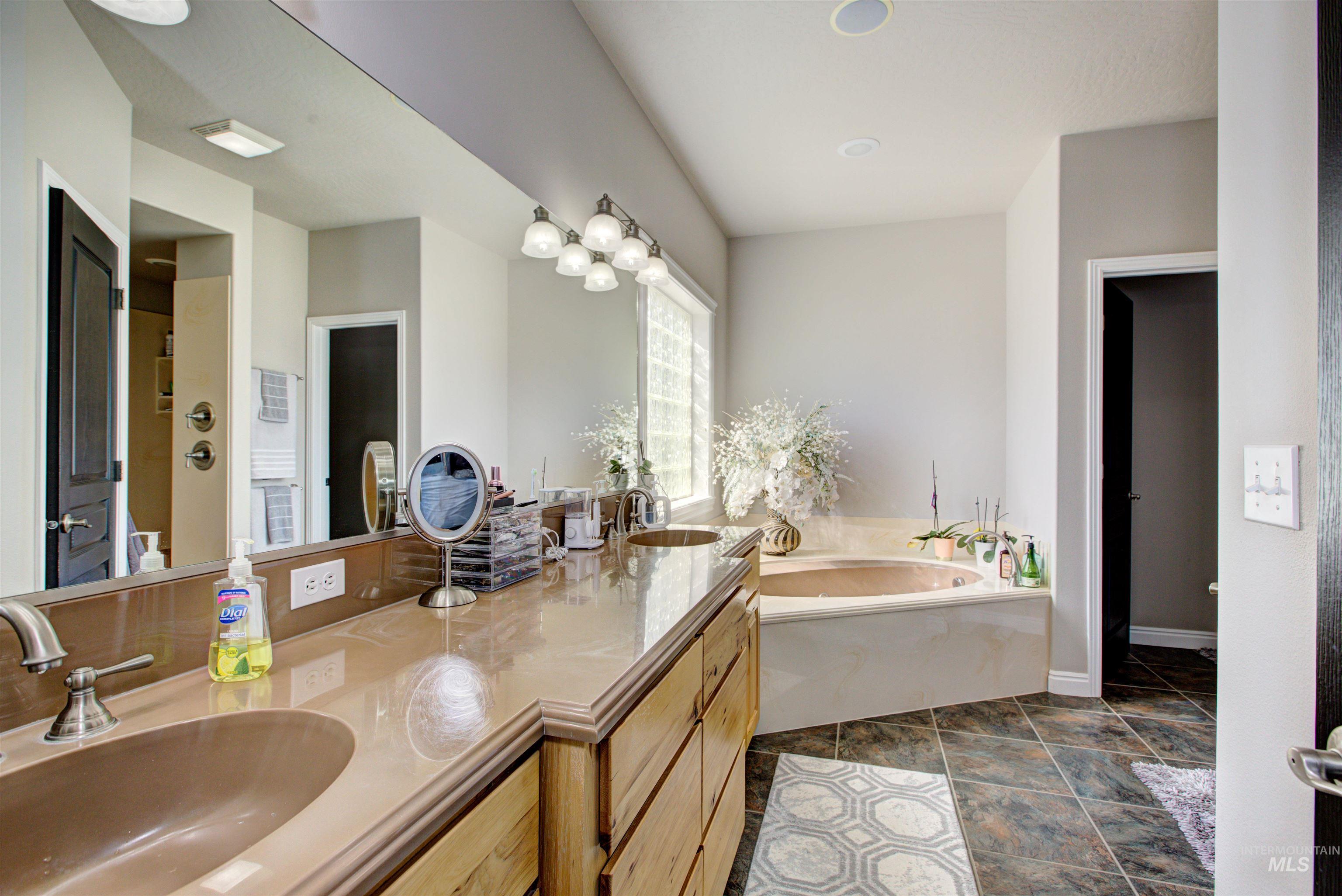 4954 Eagle View Ct Property Photo 26