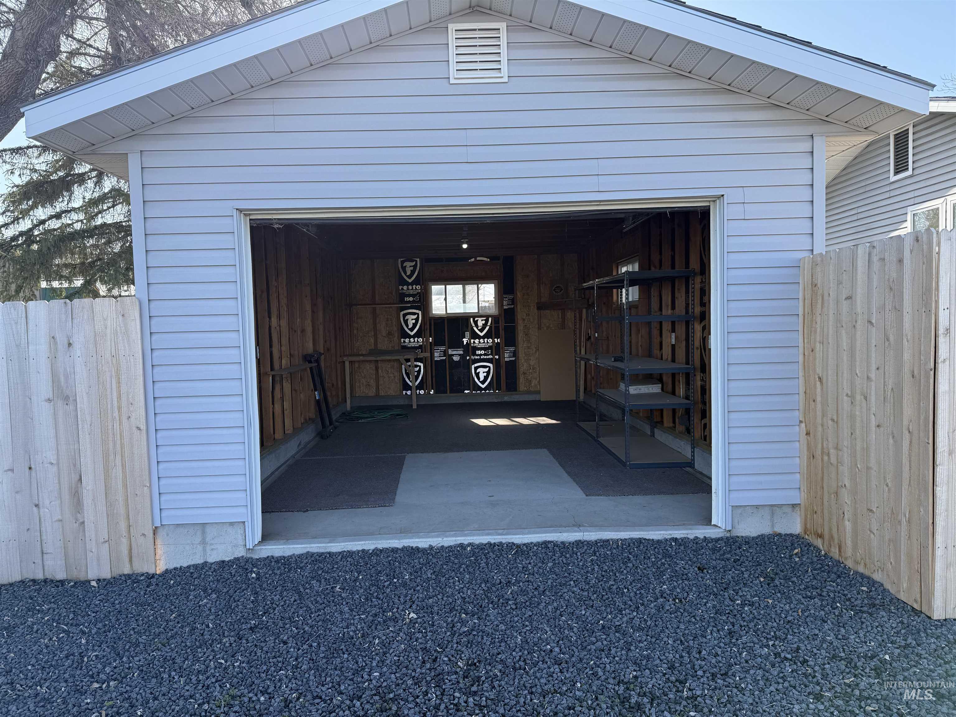 100 Sunset Circle Property Photo 2